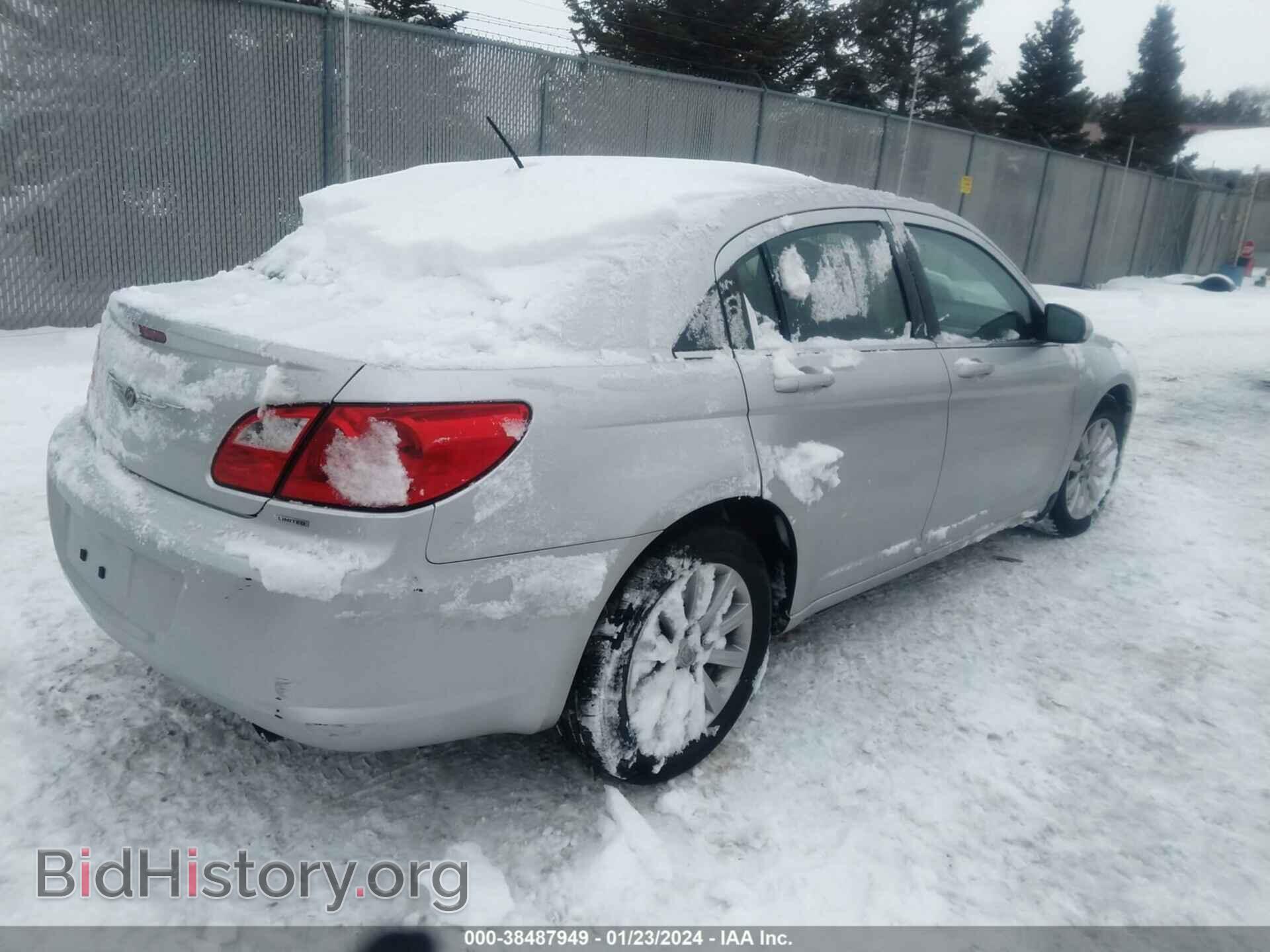 2010 CHRYSLER SEBRING - VIN: 1C3CC5FB2AN202101 - Фото 4