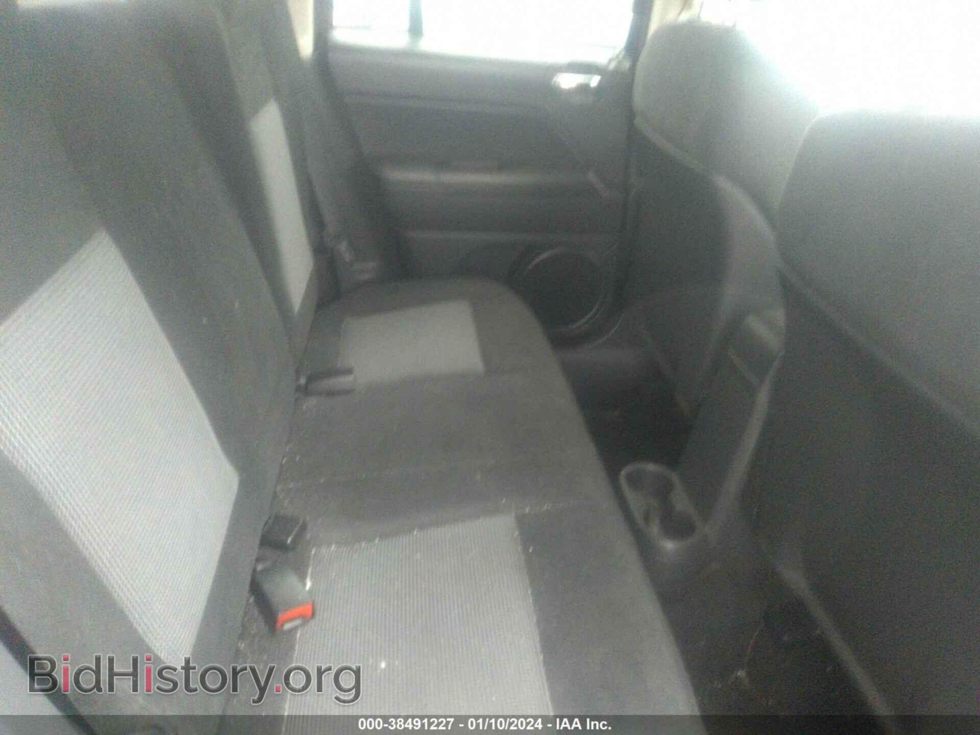 2013 JEEP COMPASS - VIN: 1C4NJDEB0DD237073 - Photo 8