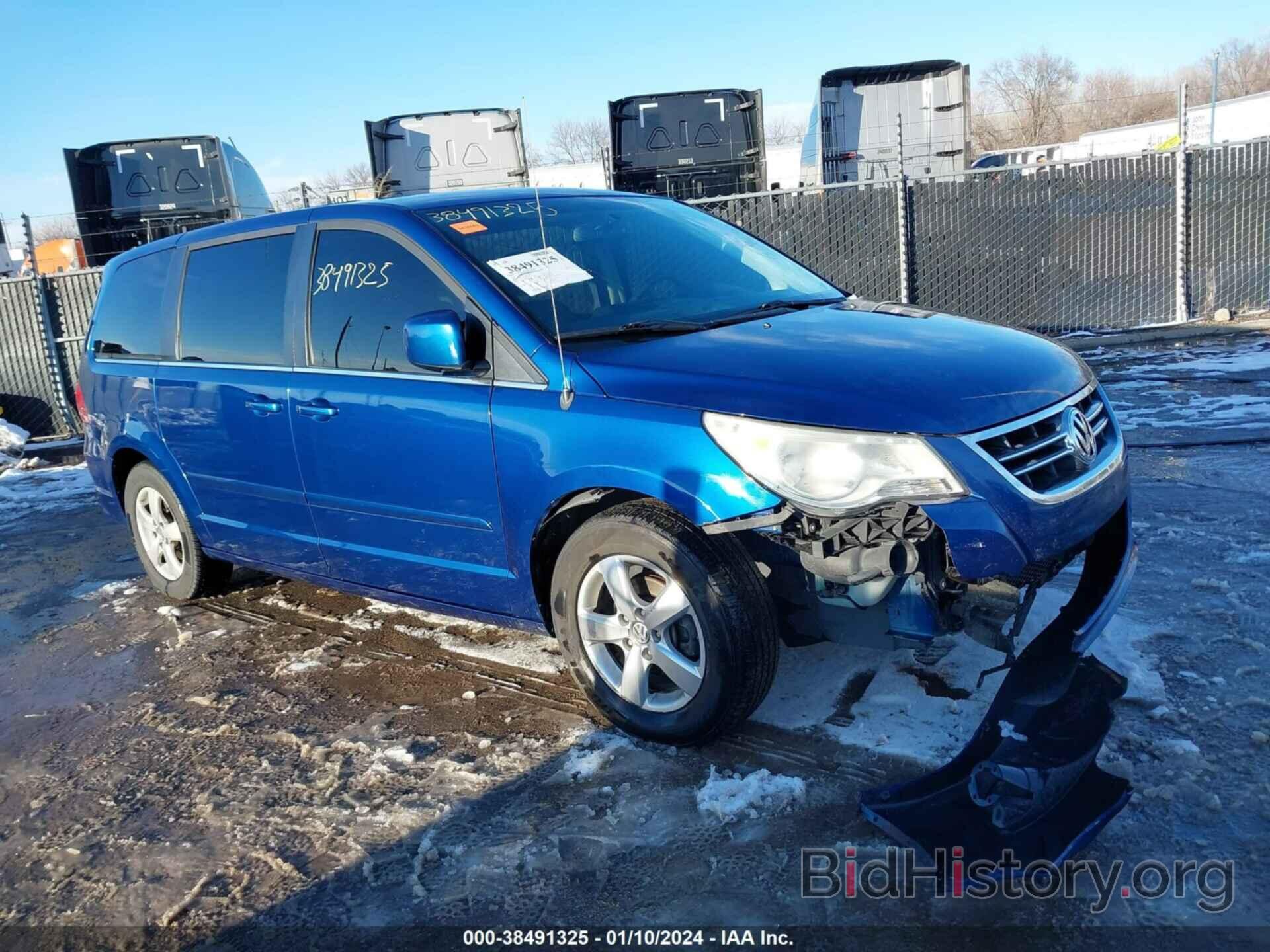 Photo 2V4RW3D19AR195393 - VOLKSWAGEN ROUTAN 2010