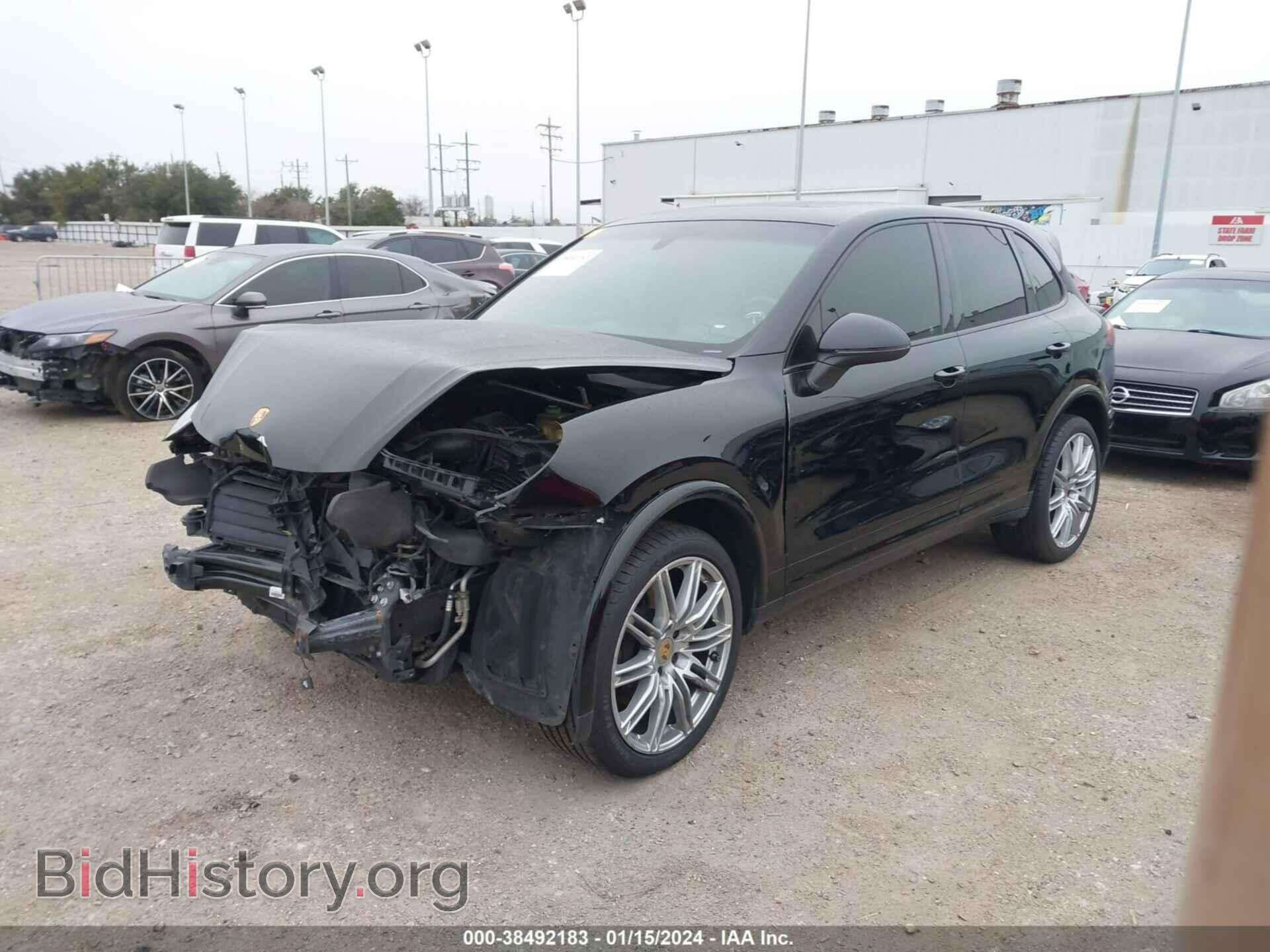 2017 PORSCHE CAYENNE - VIN: WP1AA2A25HKA87938 - Фото 2
