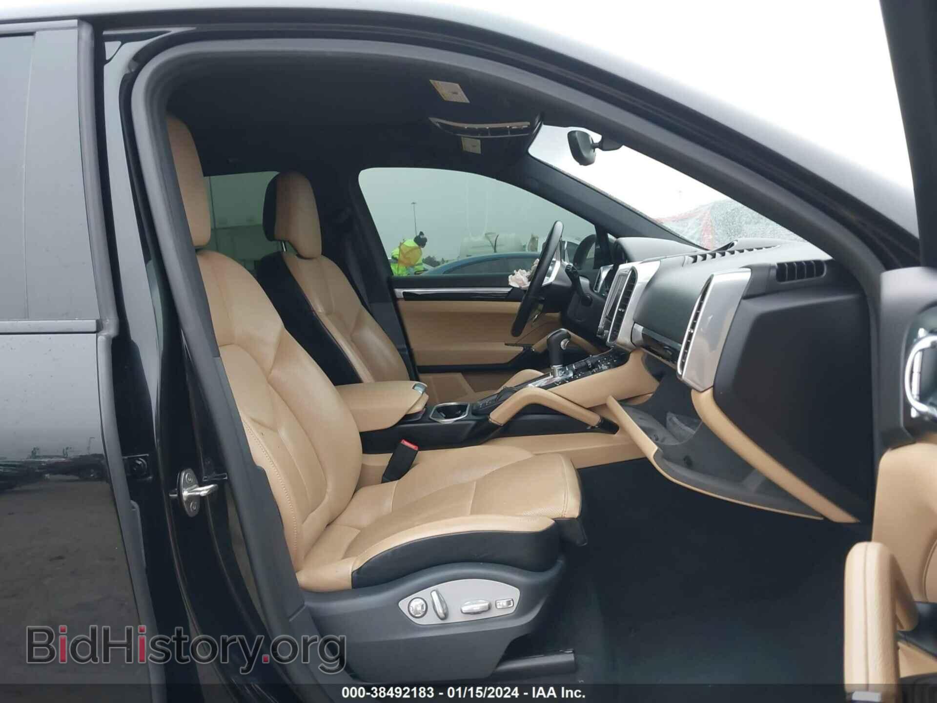 2017 PORSCHE CAYENNE - VIN: WP1AA2A25HKA87938 - Фото 5