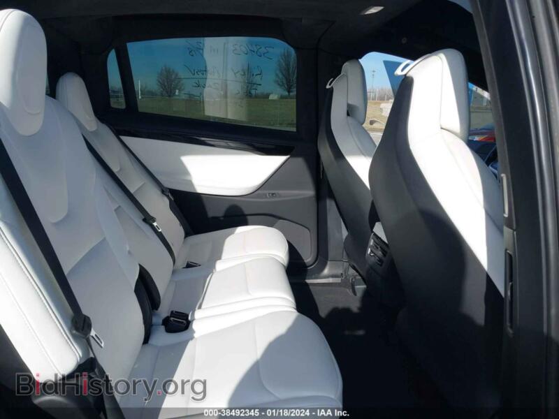 2018 Tesla MODEL X (VIN 5YJXCDE28JF141411) — фото 8 из 18