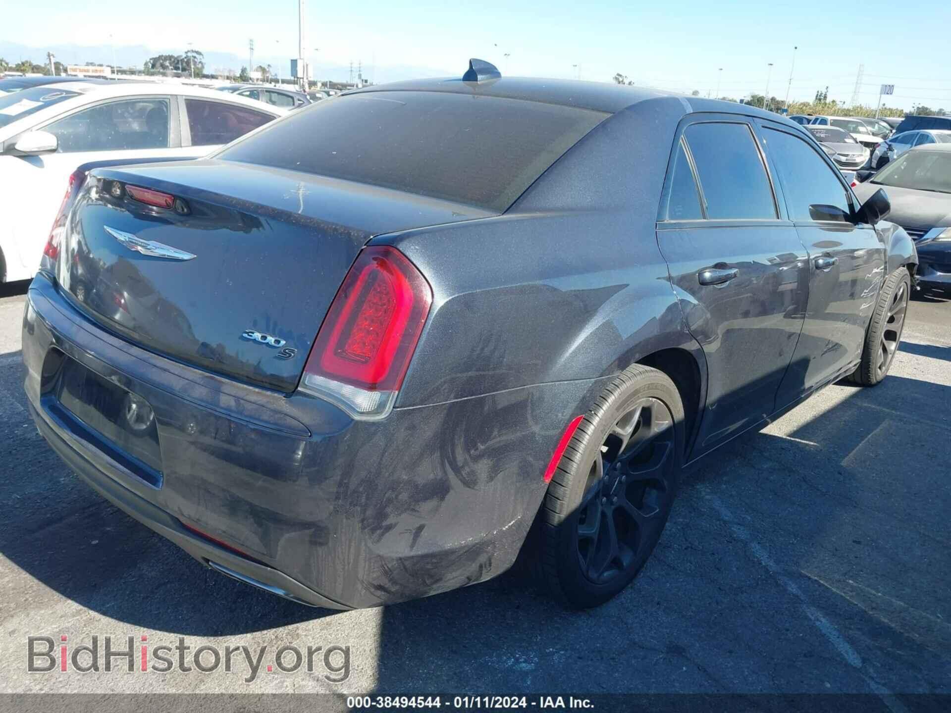 2019 CHRYSLER 300 - VIN: 2C3CCABG7KH559830 - Фото 4