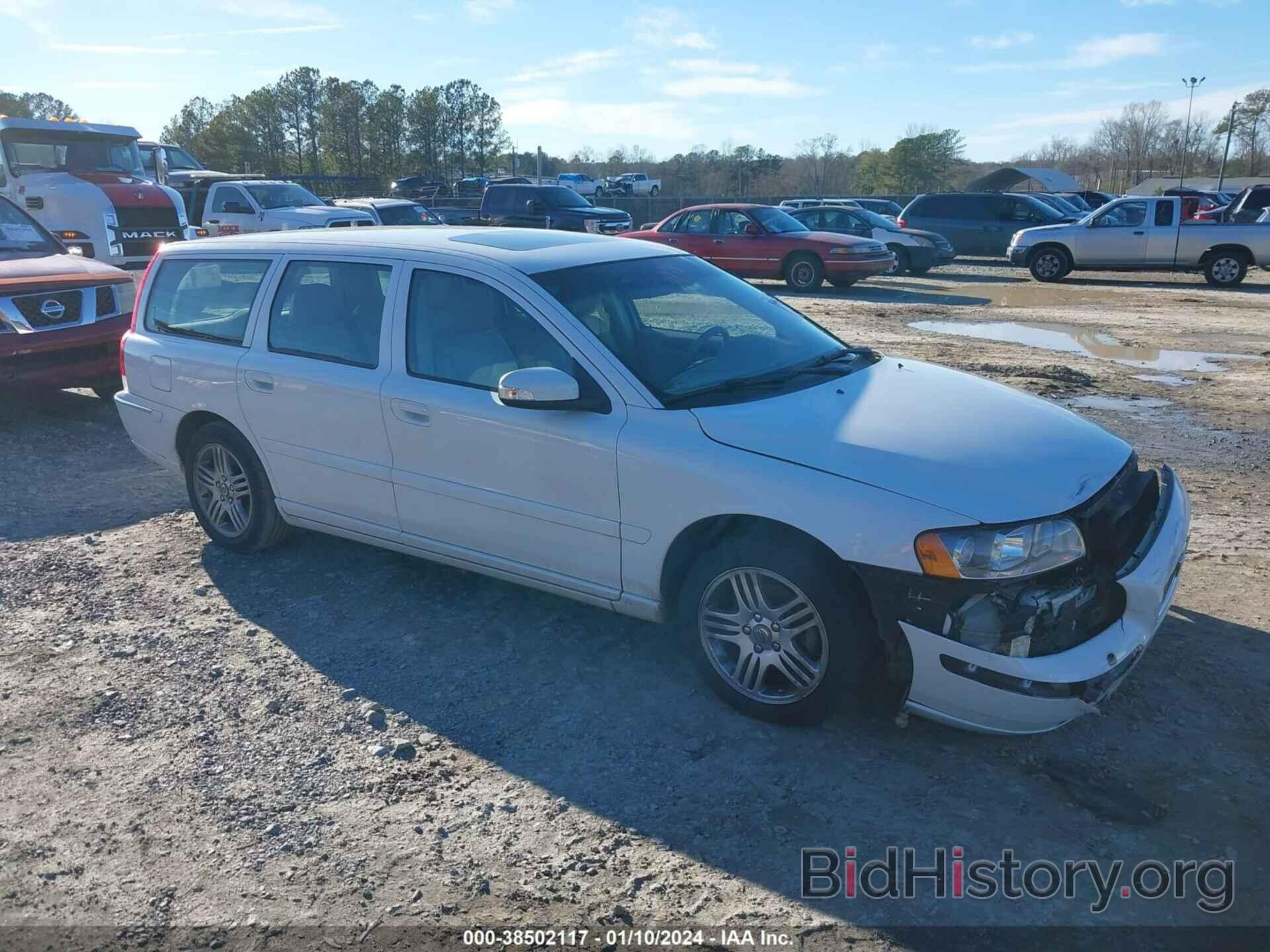 Photo YV1SW592771657272 - VOLVO V70 2007