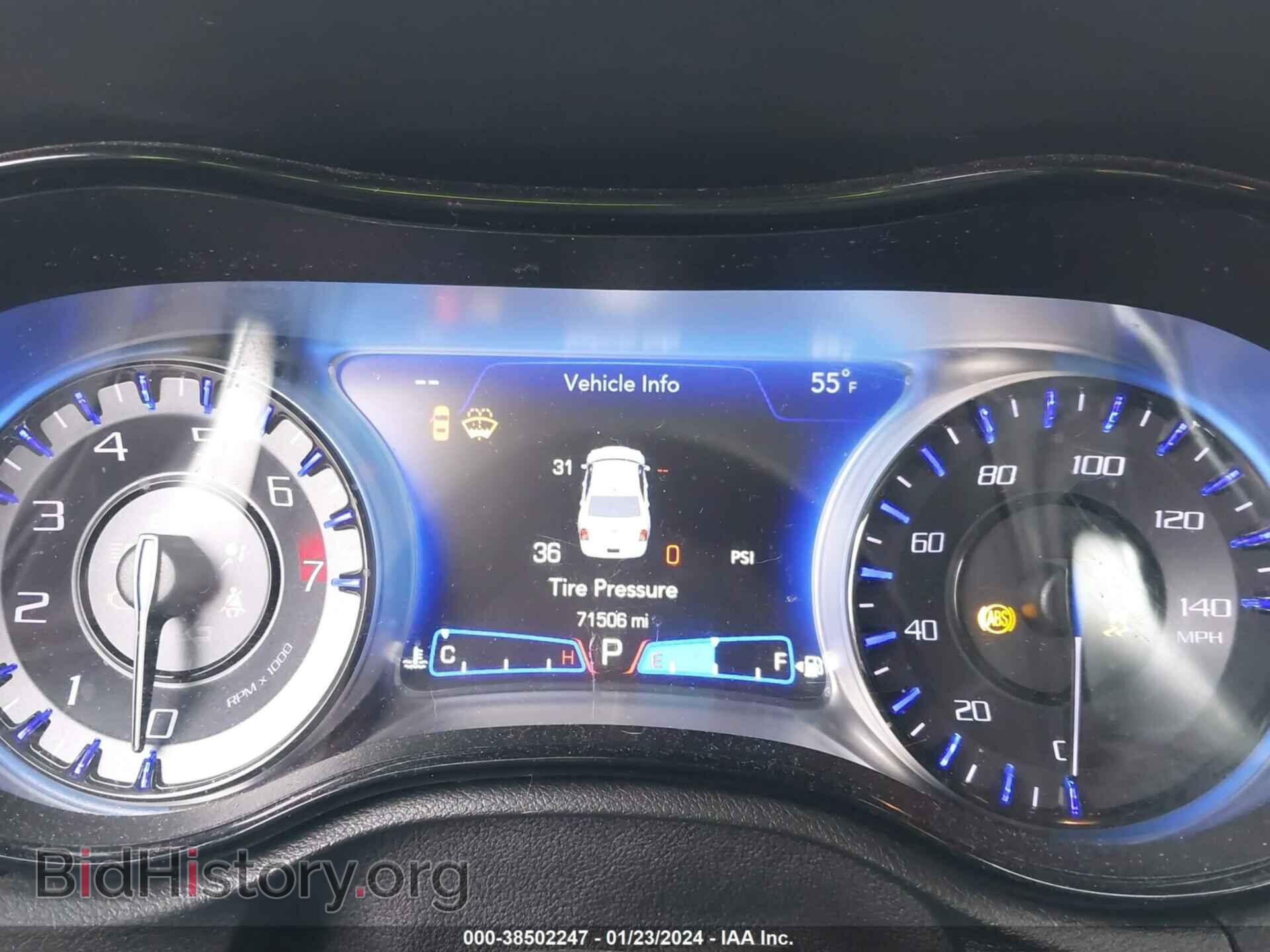 2019 CHRYSLER 300 - VIN: 2C3CCABG7KH654369 - Фото 7