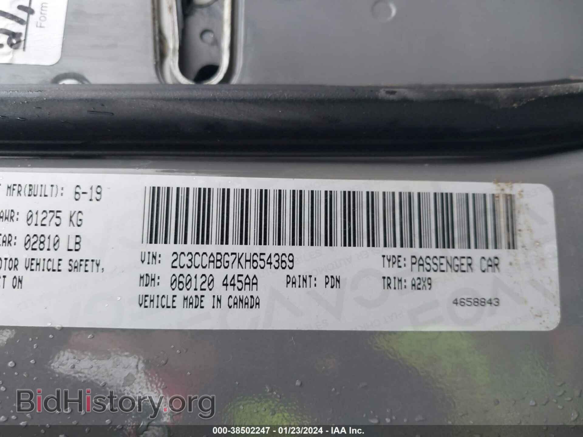 2019 CHRYSLER 300 - VIN: 2C3CCABG7KH654369 - Фото 9