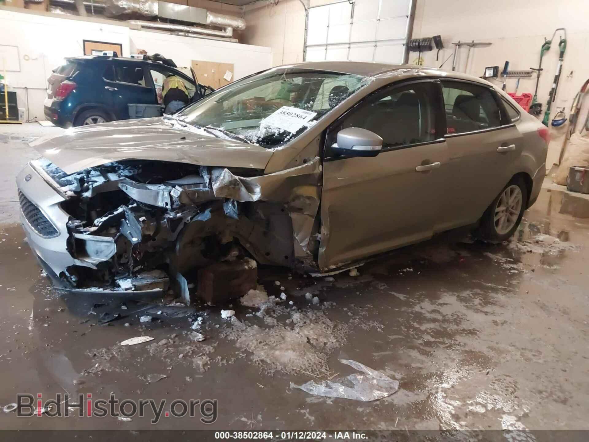 2016 FORD FOCUS - VIN: 1FADP3F2XGL365422 - Фото 2