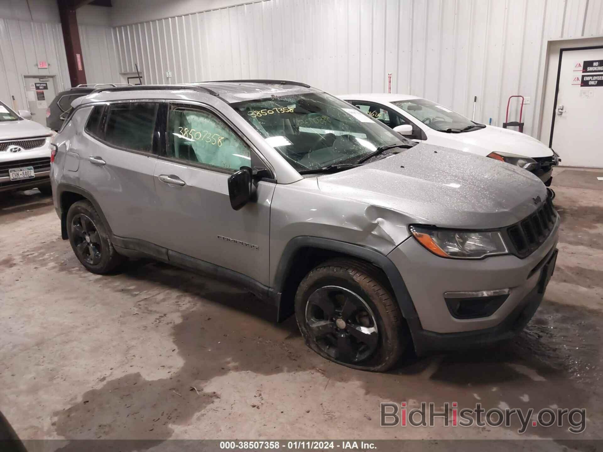 Photo 3C4NJDBB9KT835884 - JEEP COMPASS 2019