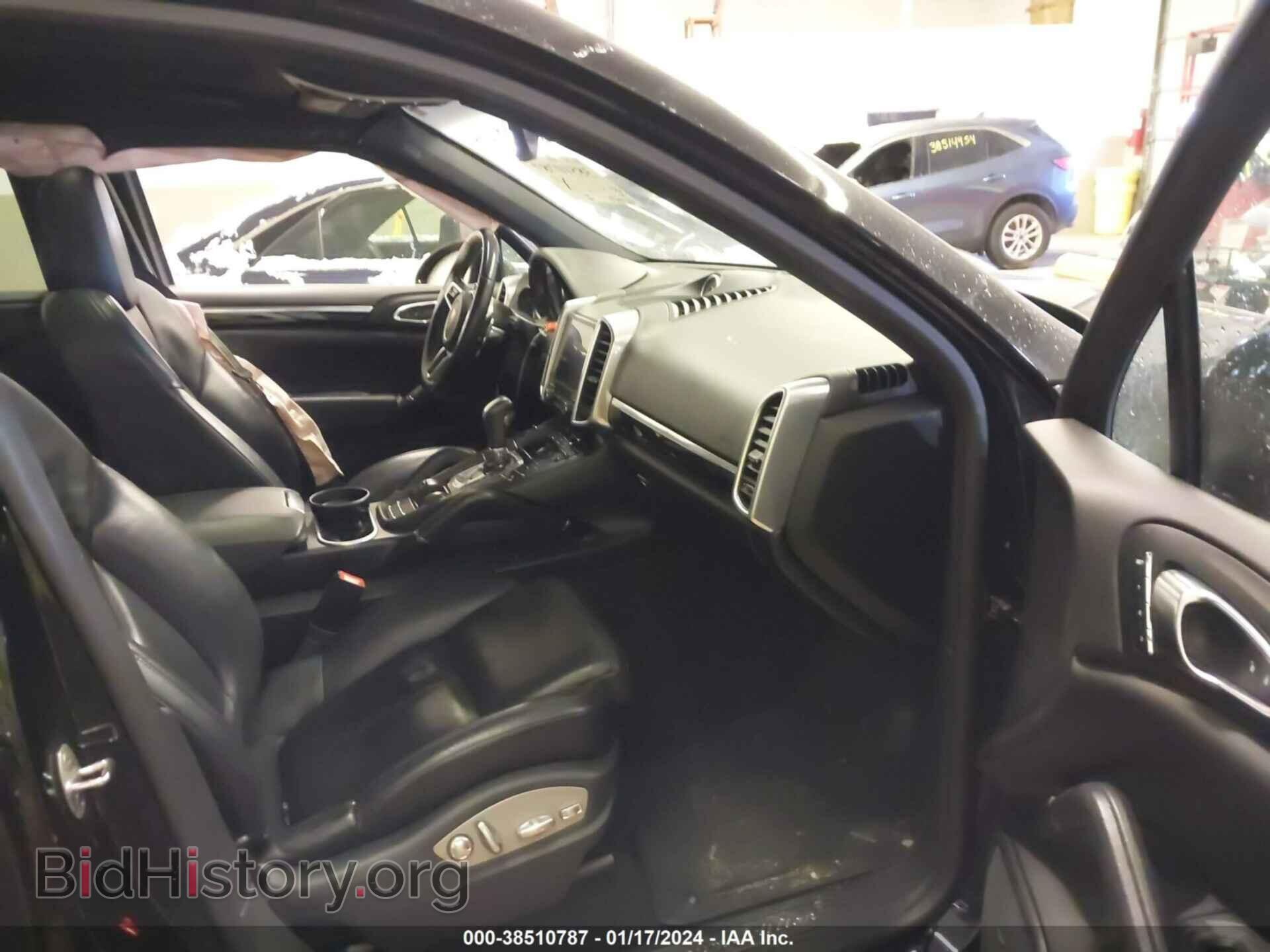 2017 PORSCHE CAYENNE - VIN: WP1AA2A25HKA84733 - Фото 5