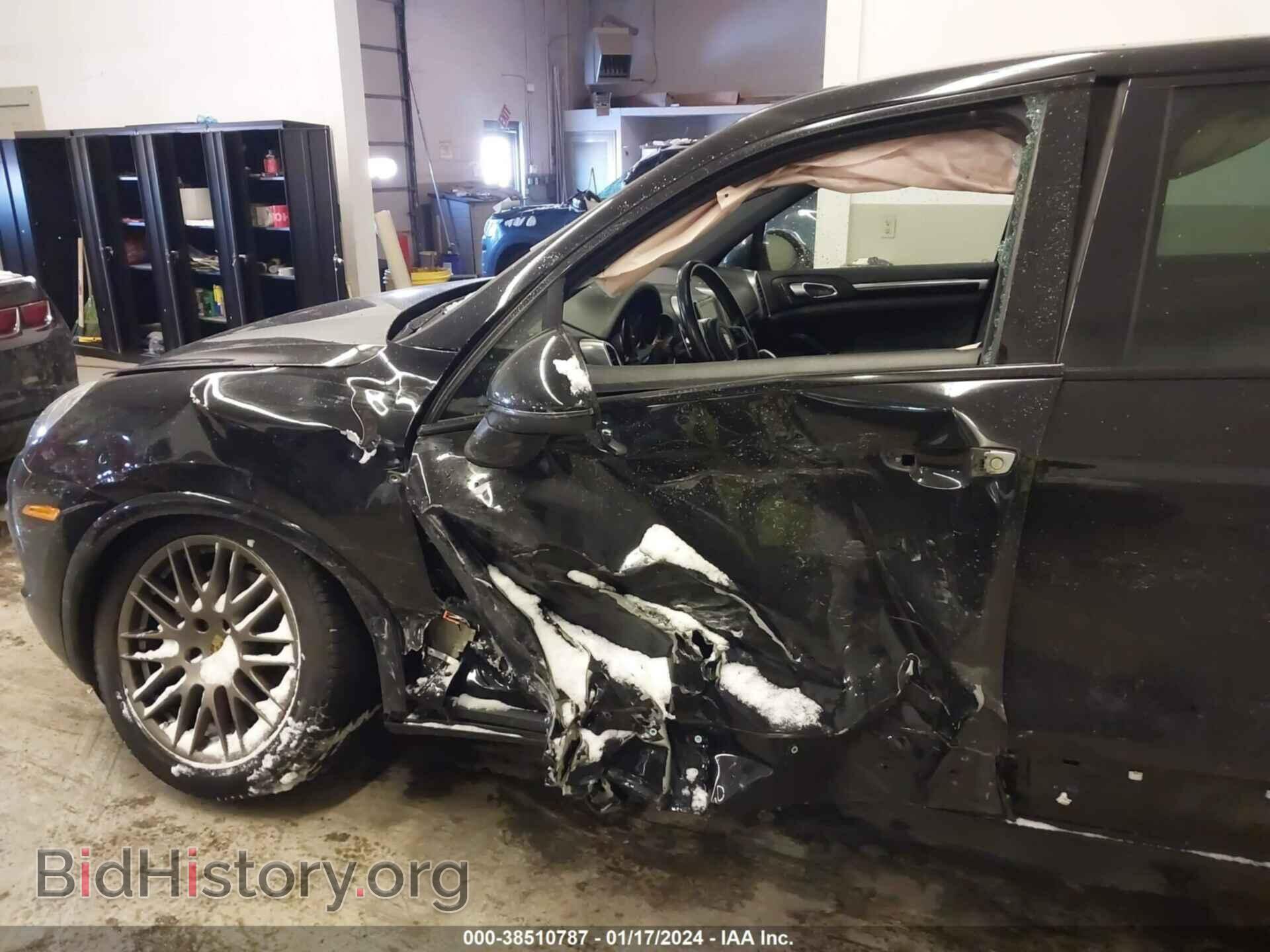 2017 PORSCHE CAYENNE - VIN: WP1AA2A25HKA84733 - Фото 6