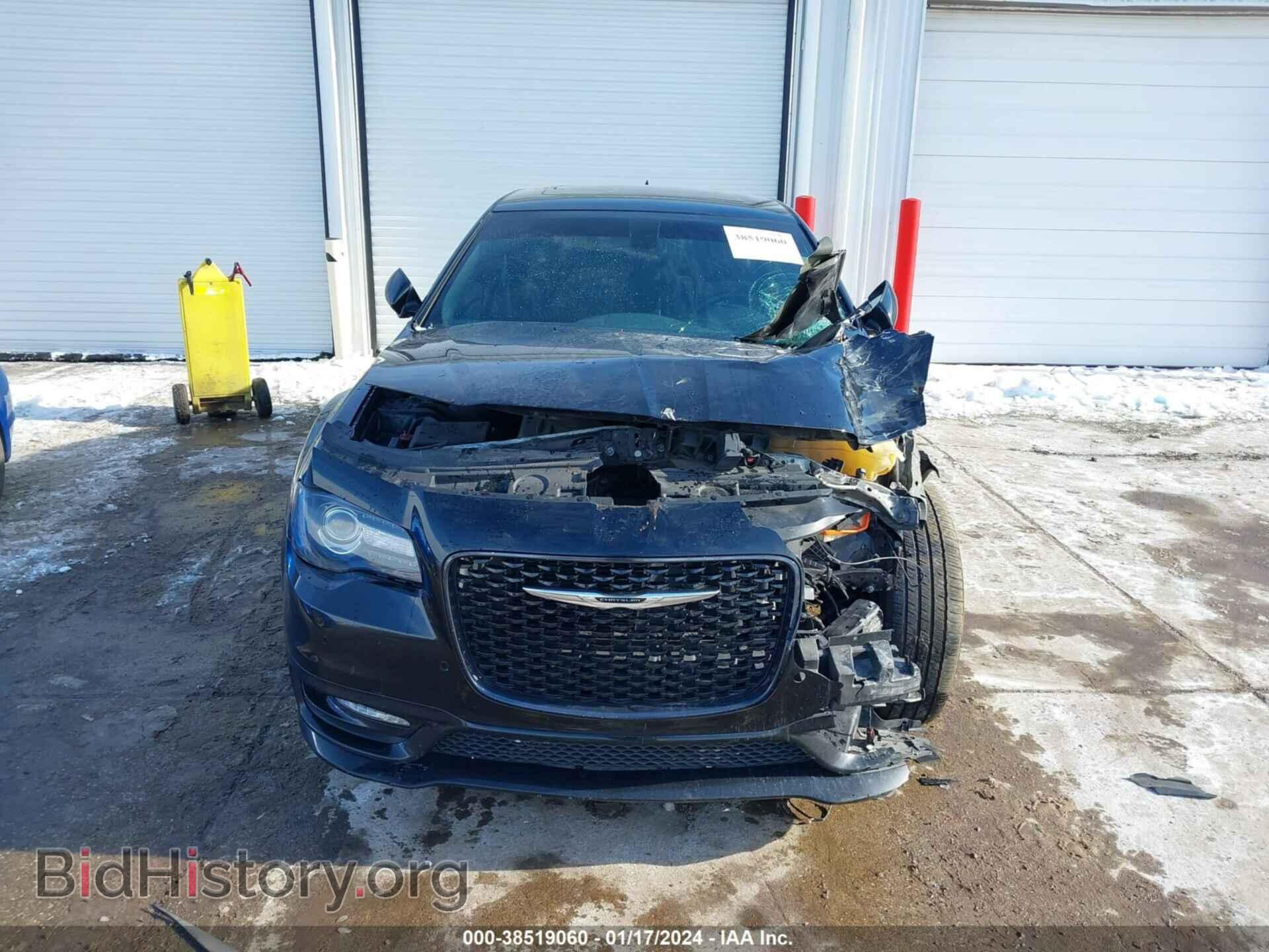 2018 CHRYSLER 300 - VIN: 2C3CCAGG7JH177675 - Фото 12
