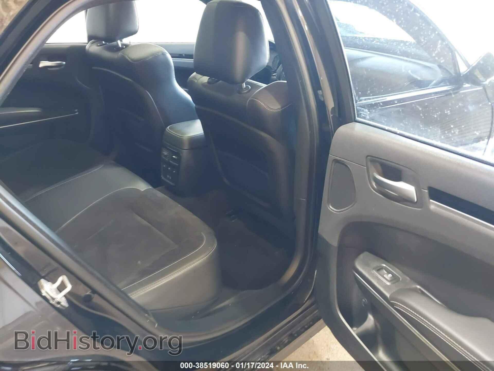 2018 CHRYSLER 300 - VIN: 2C3CCAGG7JH177675 - Фото 8