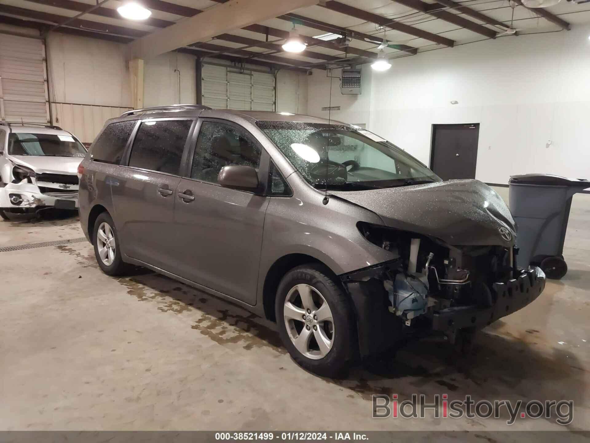 Photo 5TDKK3DC8DS358135 - TOYOTA SIENNA 2013