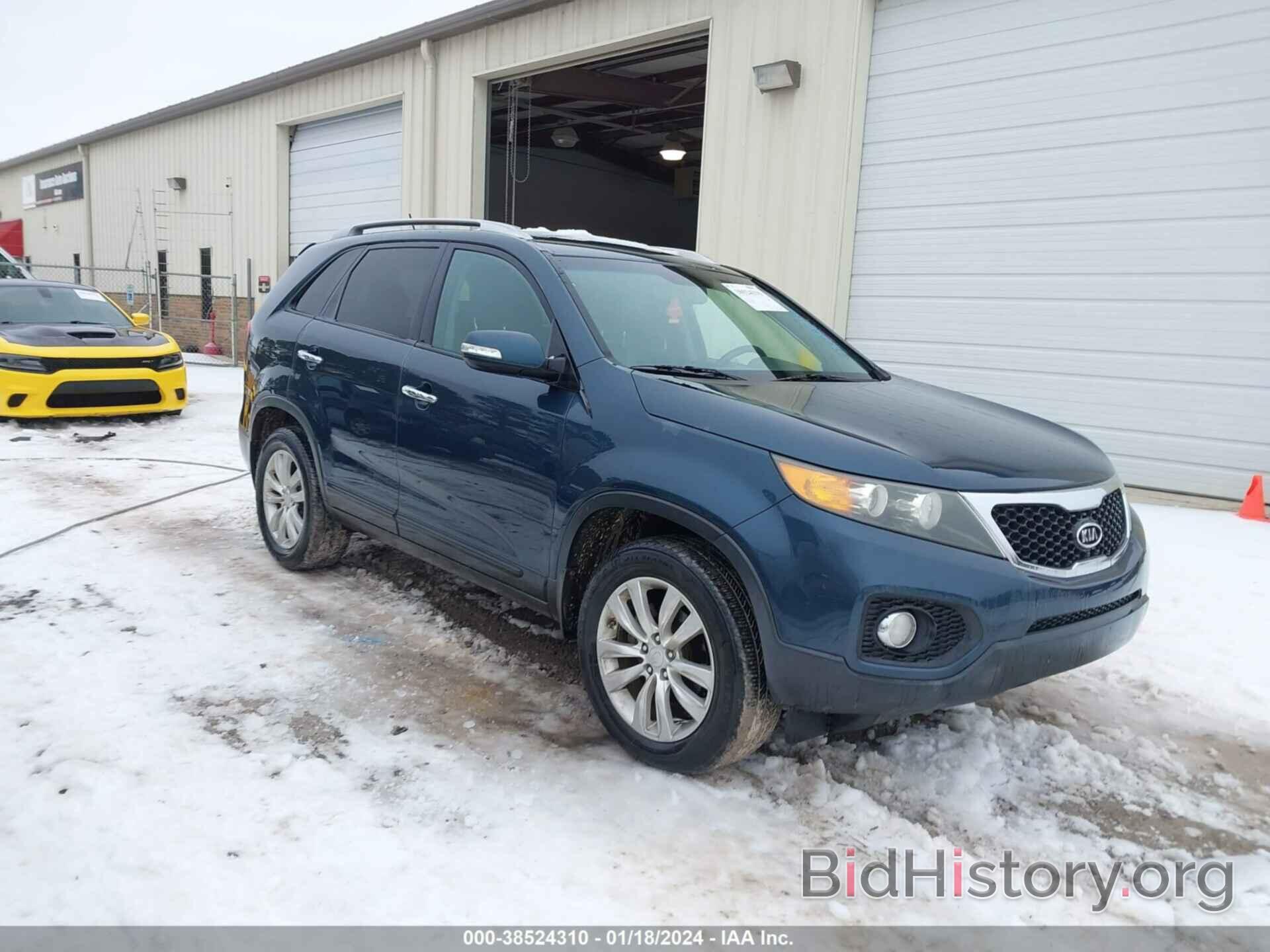 Photo 5XYKU3A10BG028254 - KIA SORENTO 2011