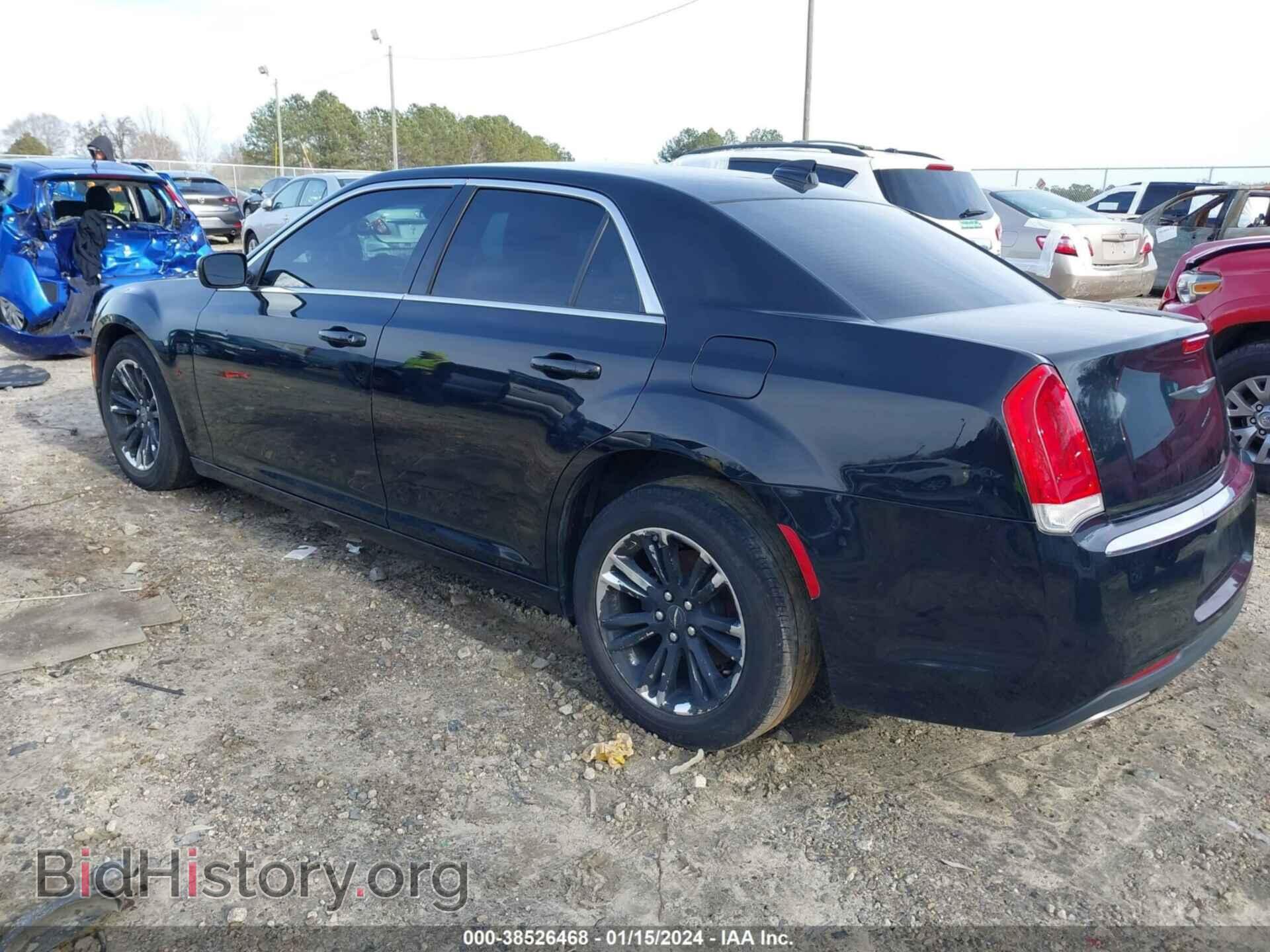 2017 CHRYSLER 300 - VIN: 2C3CCAAG6HH512251 - Фото 3