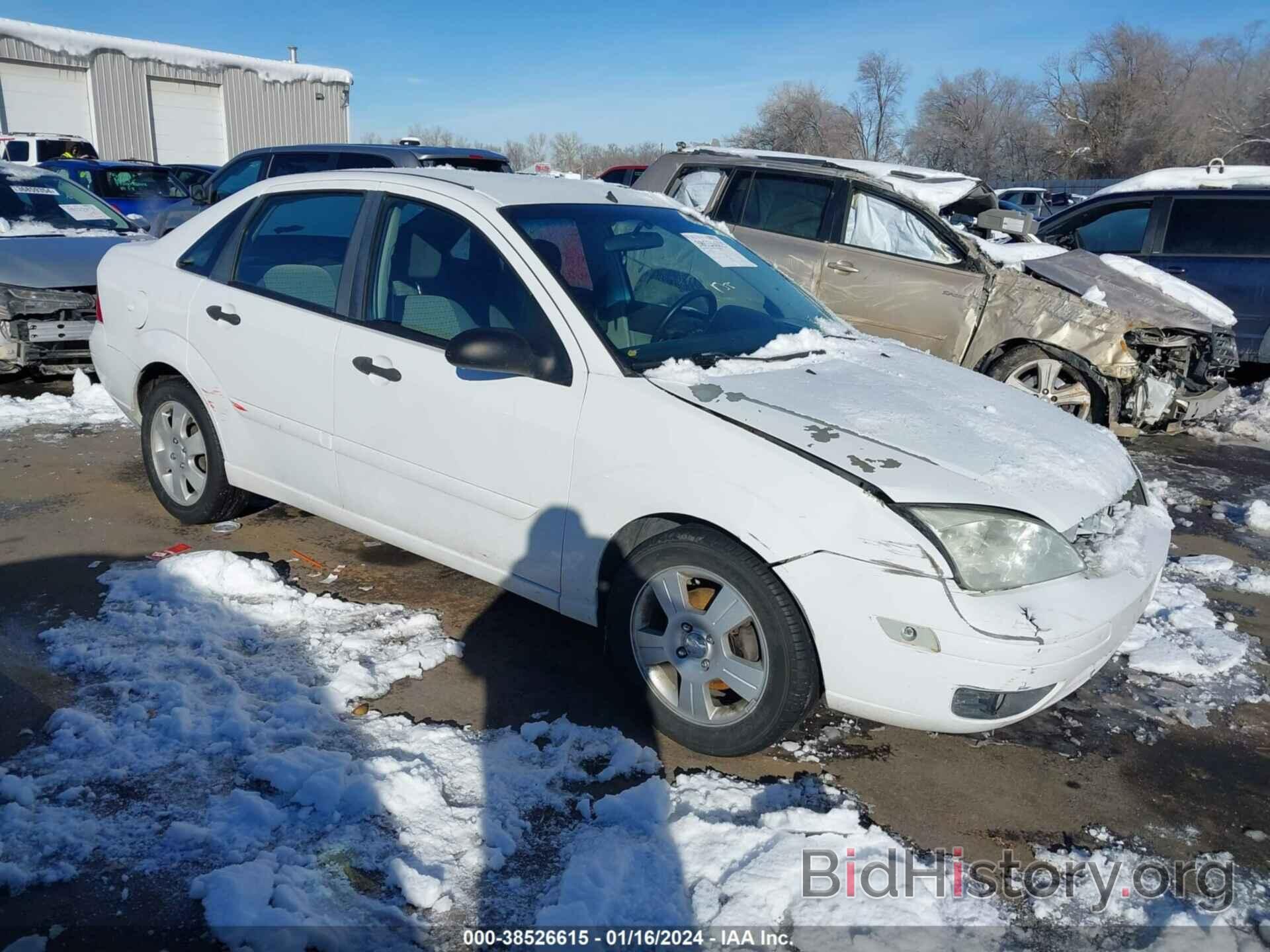 Фотография 1FAHP34NX7W270467 - FORD FOCUS 2007