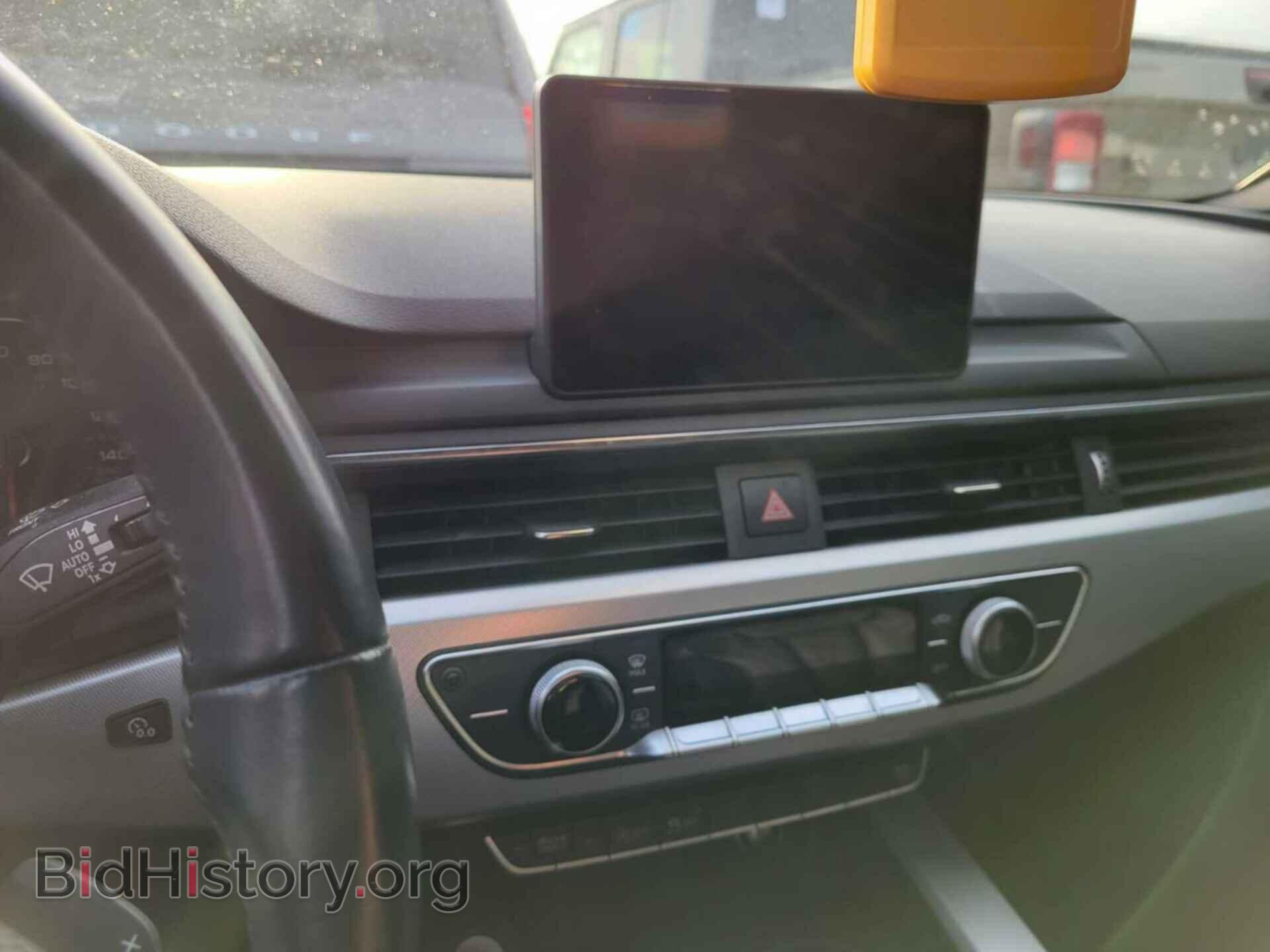 2017 AUDI A4 - VIN: WAUGNAF41HN056394 - Фото 5