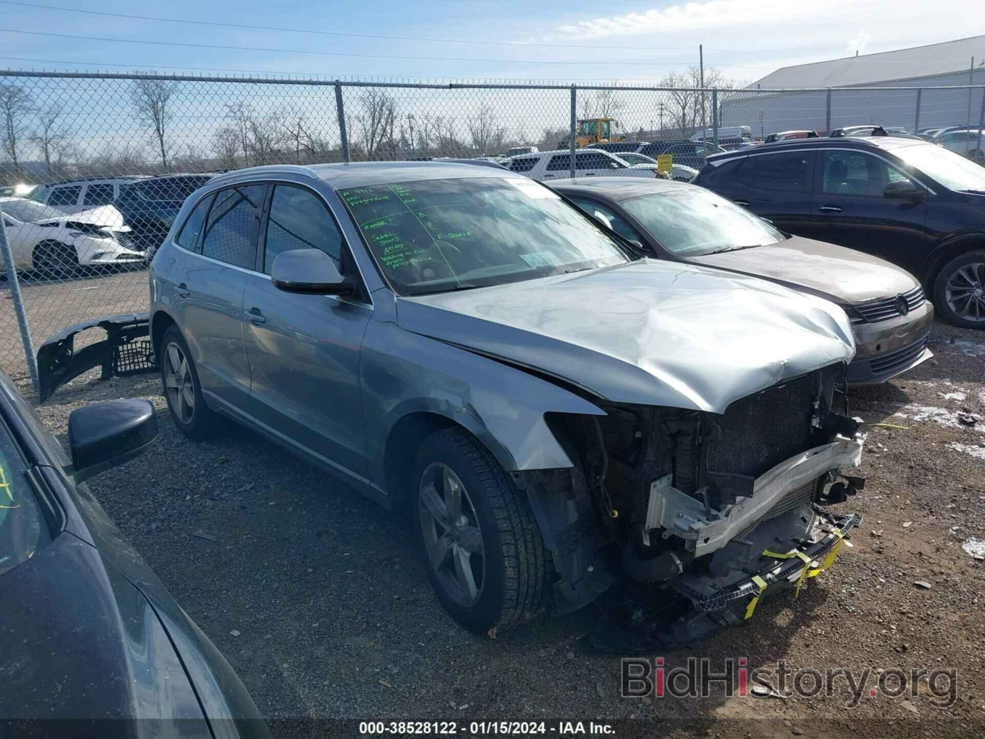 Photo WA1LFAFPXBA058176 - AUDI Q5 2011