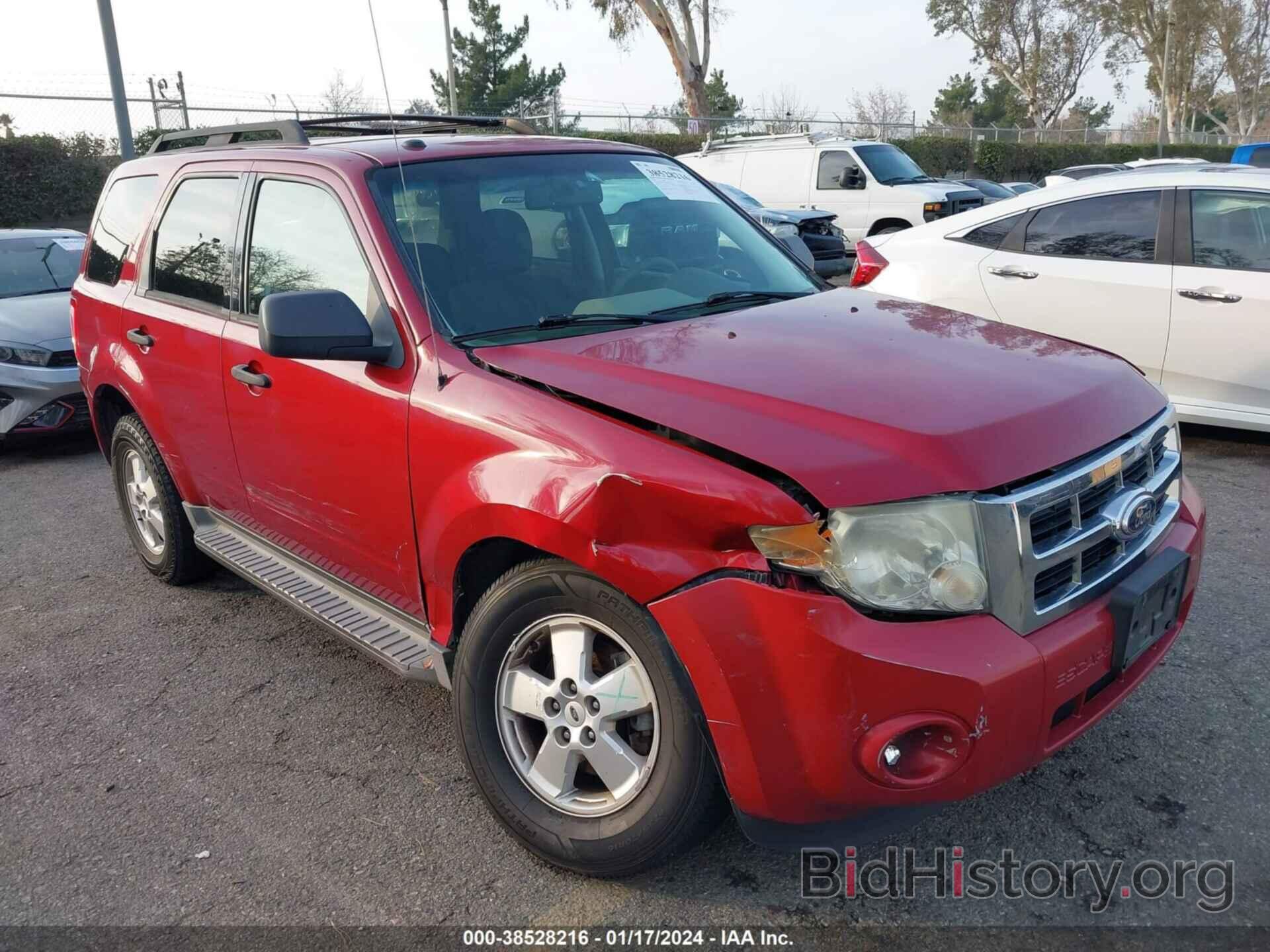 Photo 1FMCU0D77AKA93190 - FORD ESCAPE 2010