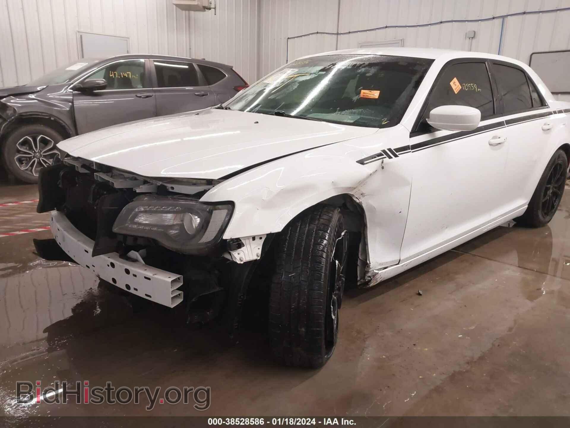 2017 CHRYSLER 300 - VIN: 2C3CCAGG5HH612879 - Фото 6