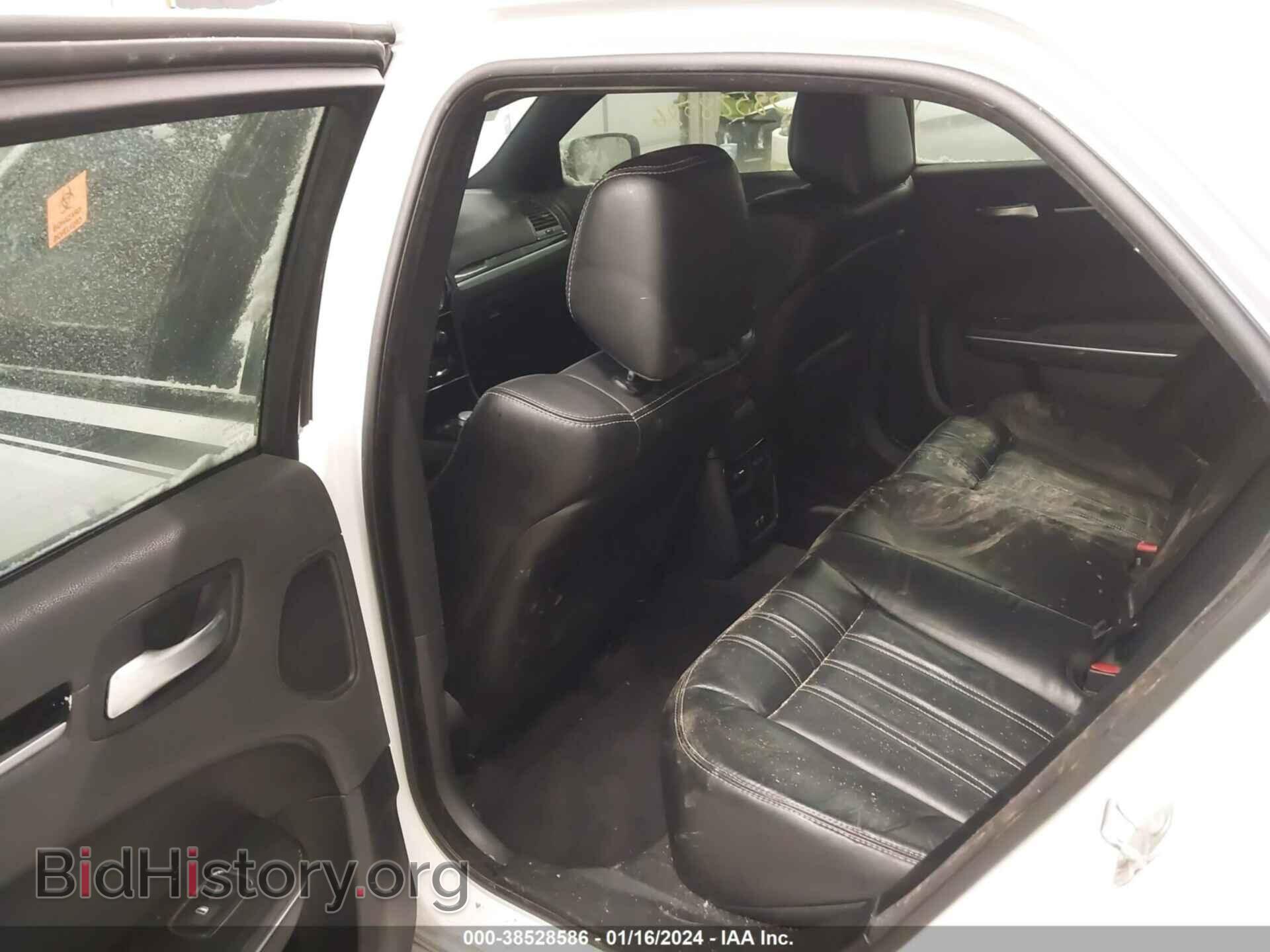 2017 CHRYSLER 300 - VIN: 2C3CCAGG5HH612879 - Фото 8