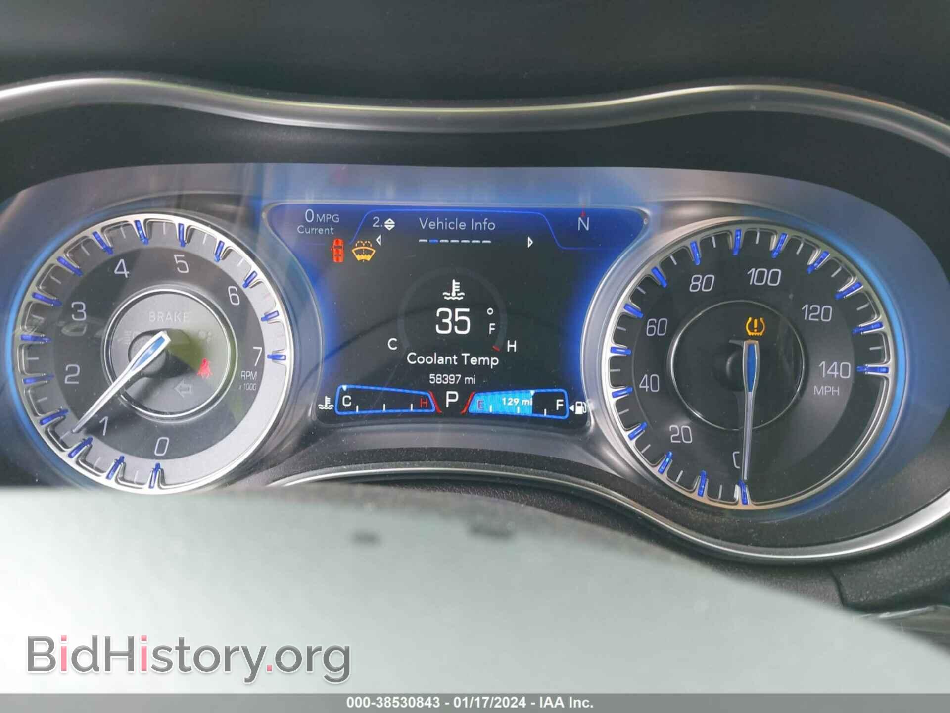 2019 CHRYSLER 300 - VIN: 2C3CCAAG1KH738592 - Фото 7