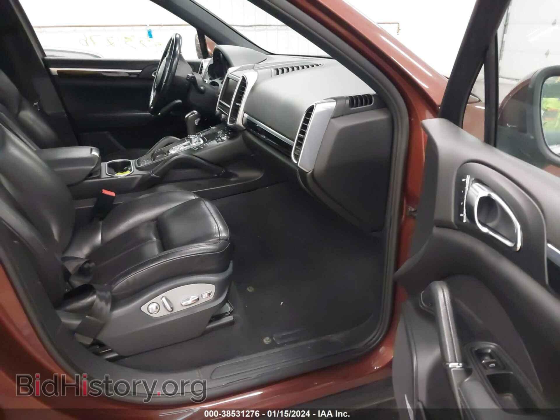 2011 PORSCHE CAYENNE - VIN: WP1AA2A28BLA03838 - Photo 5
