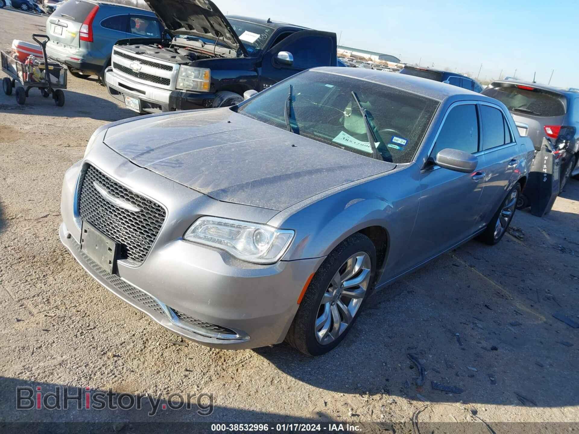 2016 CHRYSLER 300 - VIN: 2C3CCAAG2GH313681 - Фото 2