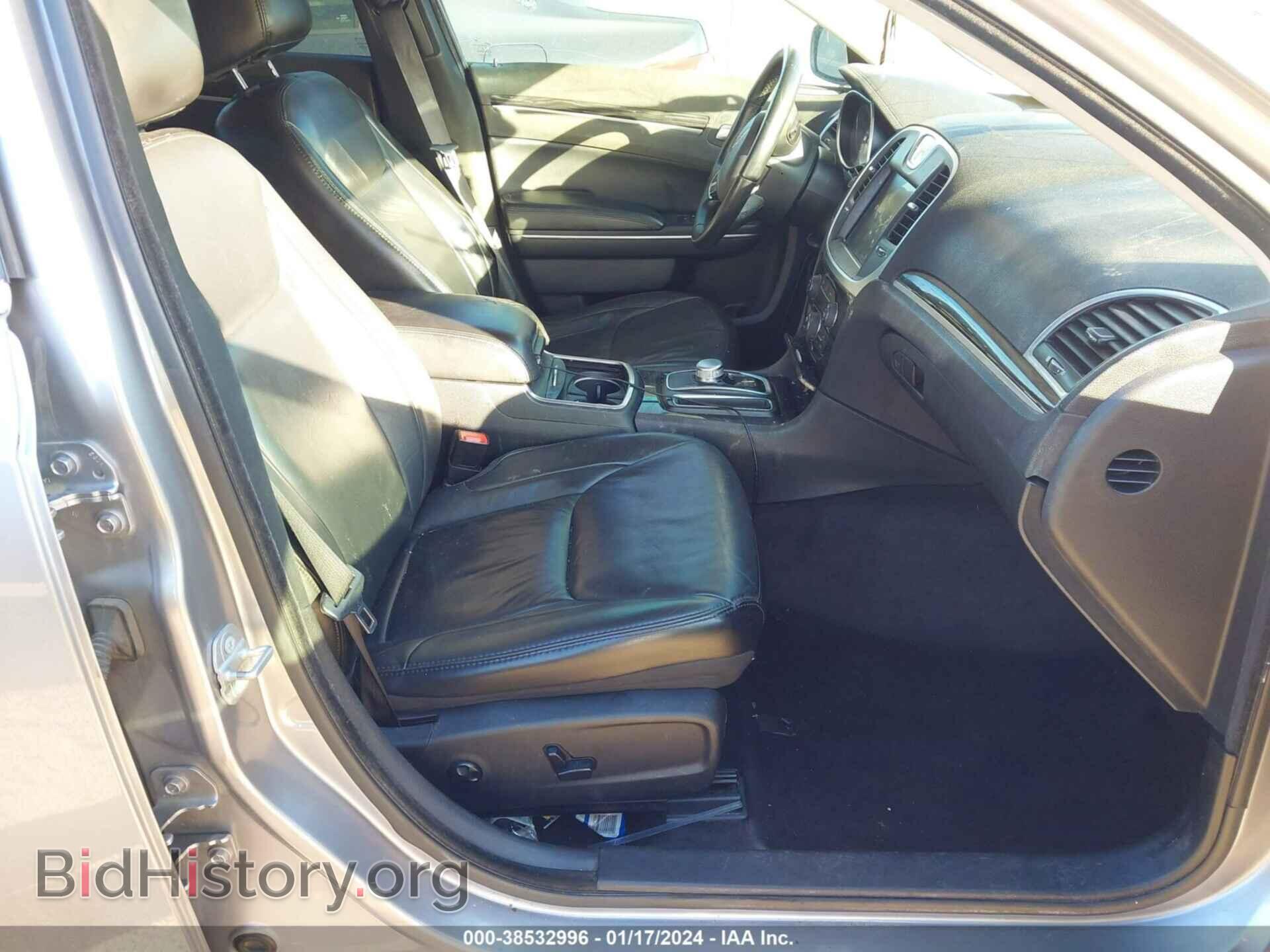 2016 CHRYSLER 300 - VIN: 2C3CCAAG2GH313681 - Фото 5