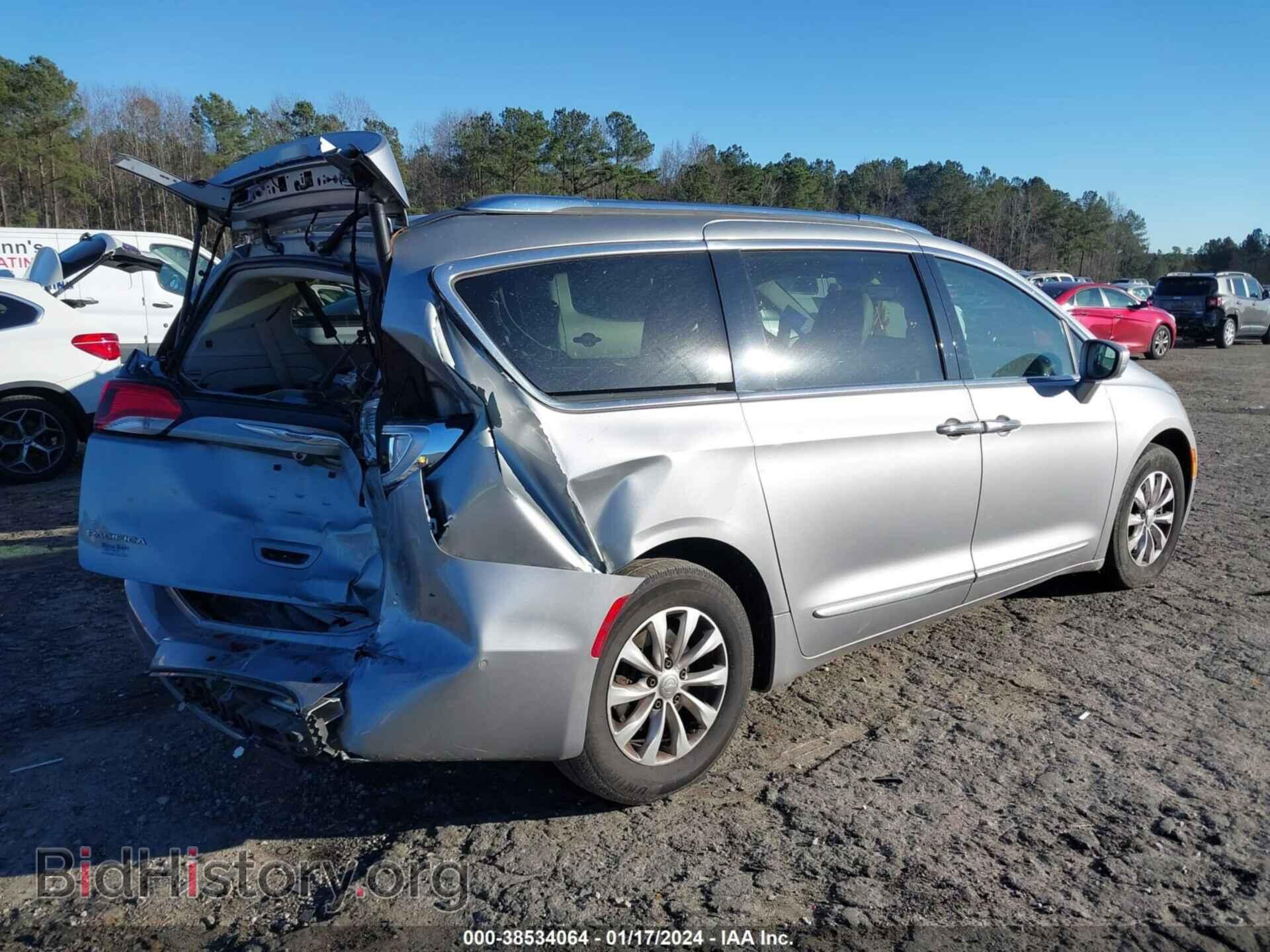 2018 CHRYSLER PACIFICA - VIN: 2C4RC1EG6JR102100 - Фото 4