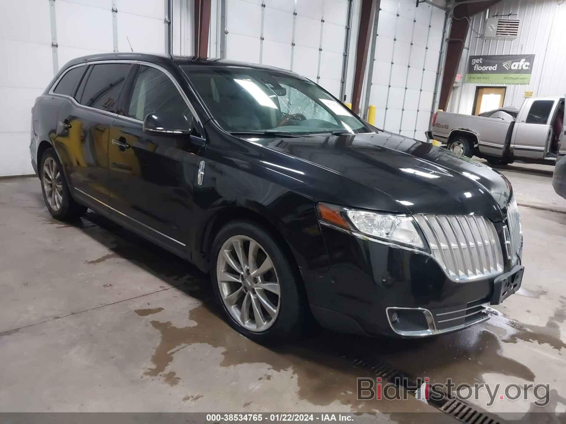 Photo 2LMHJ5AT7ABJ24742 - LINCOLN MKT 2010