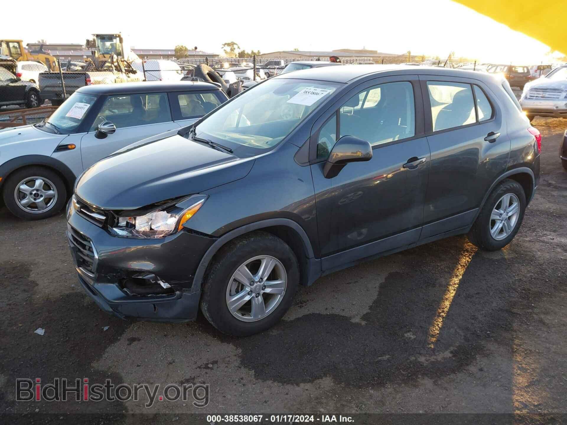 2019 CHEVROLET TRAX - VIN: 3GNCJKSB9KL353547 - Фото 2