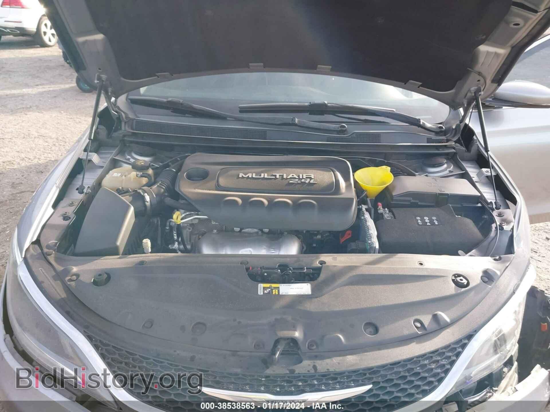 2016 CHRYSLER 200 - VIN: 1C3CCCCB6GN108434 - Фото 10