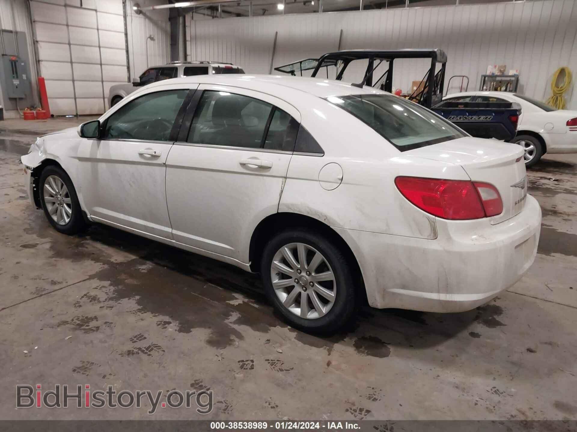 2010 CHRYSLER SEBRING - VIN: 1C3CC5FB0AN180728 - Фото 3