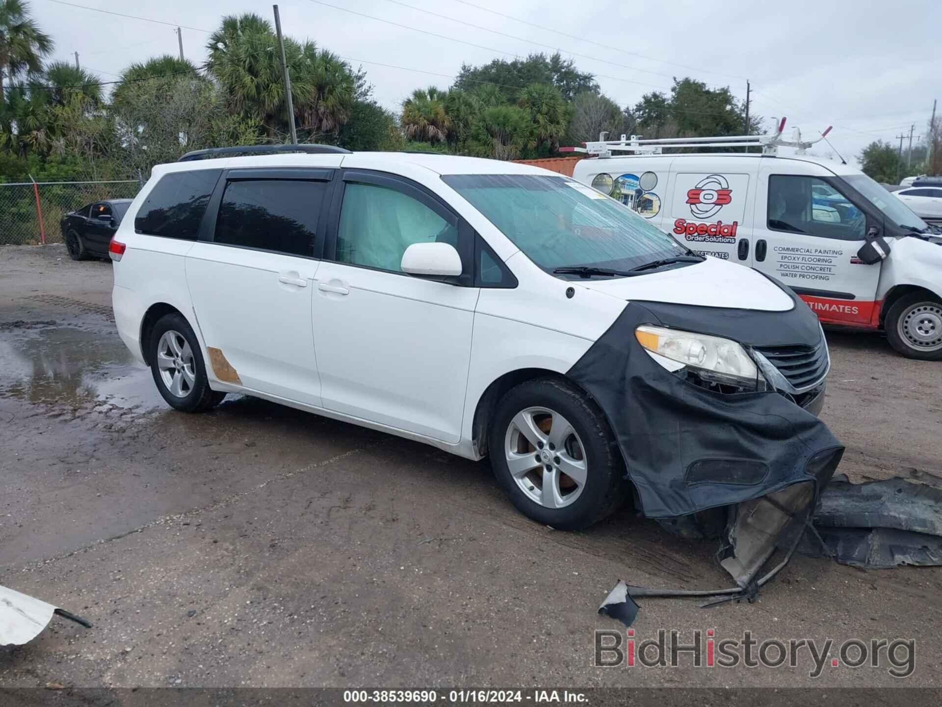 Photo 5TDKK3DCXES449831 - TOYOTA SIENNA 2014