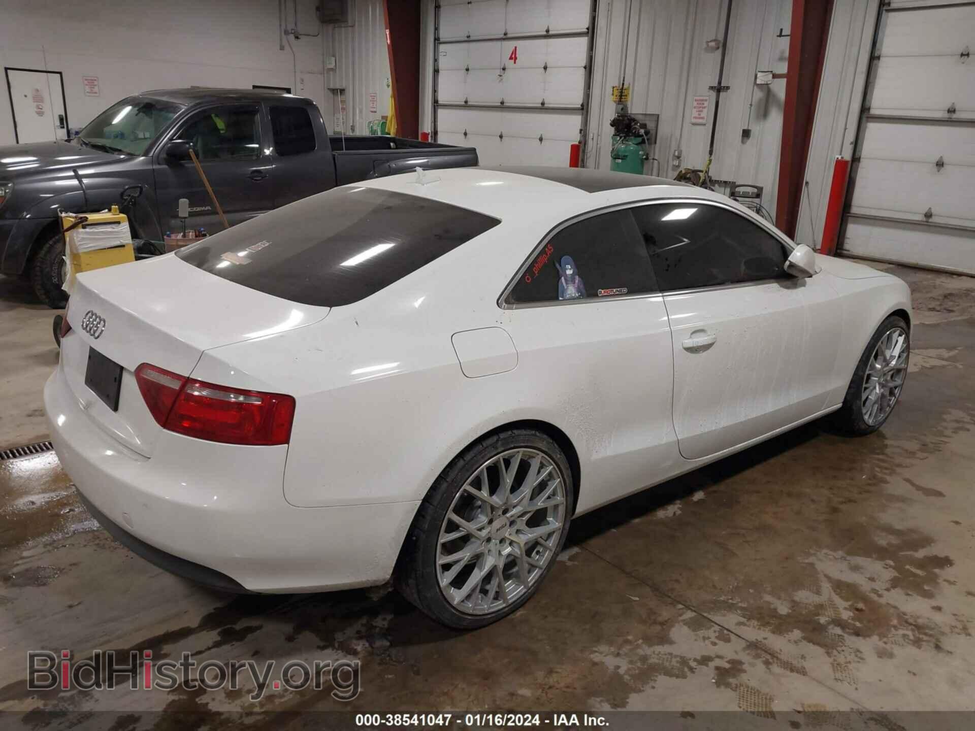 2011 AUDI A5 - VIN: WAUCFAFR1BA061472 - Фото 4