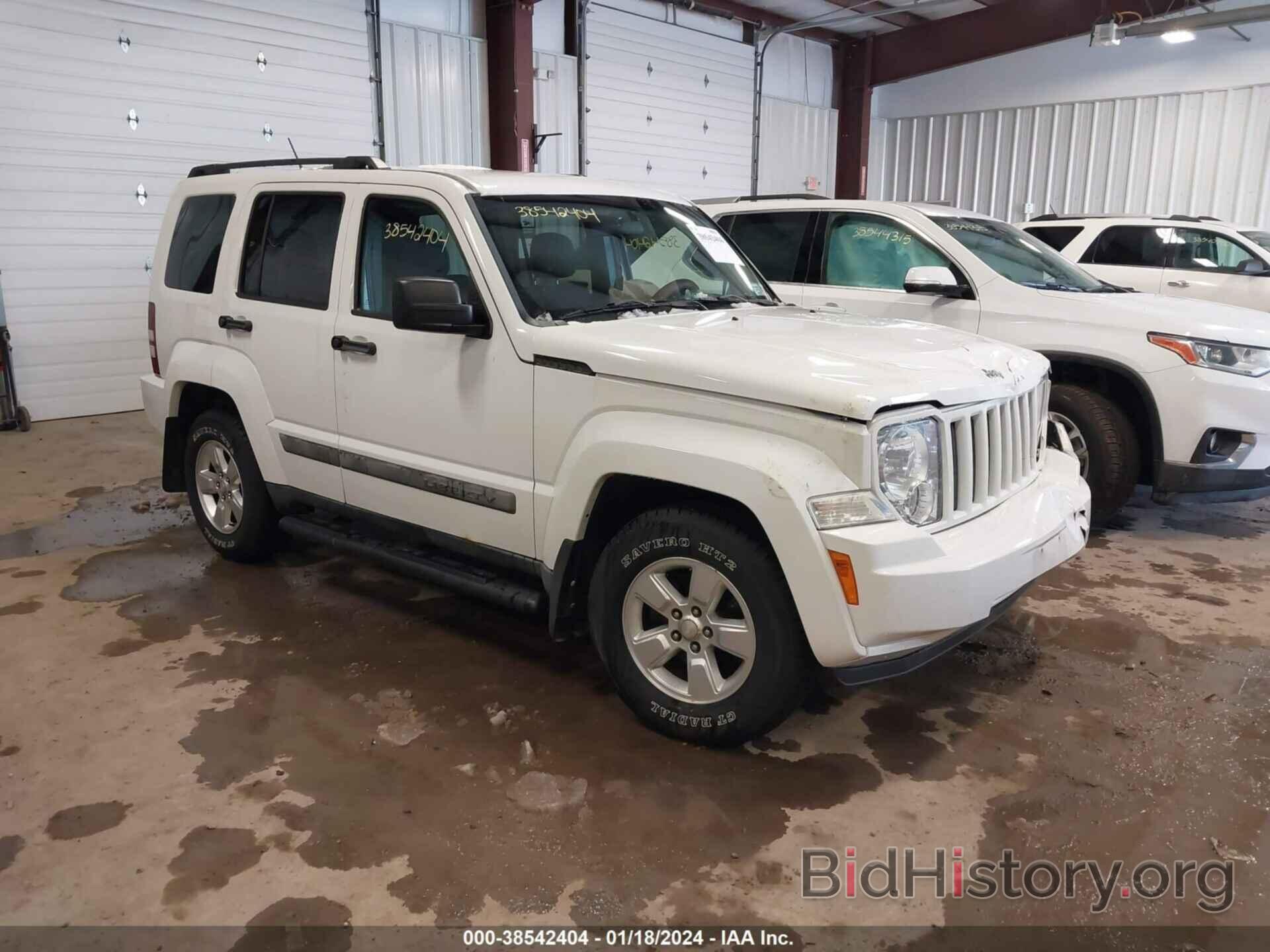 Photo 1J4PN2GK4BW520831 - JEEP LIBERTY 2011