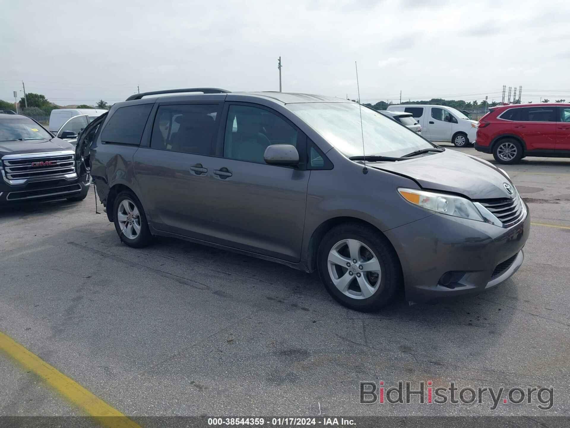 Photo 5TDKK3DC6CS198142 - TOYOTA SIENNA 2012