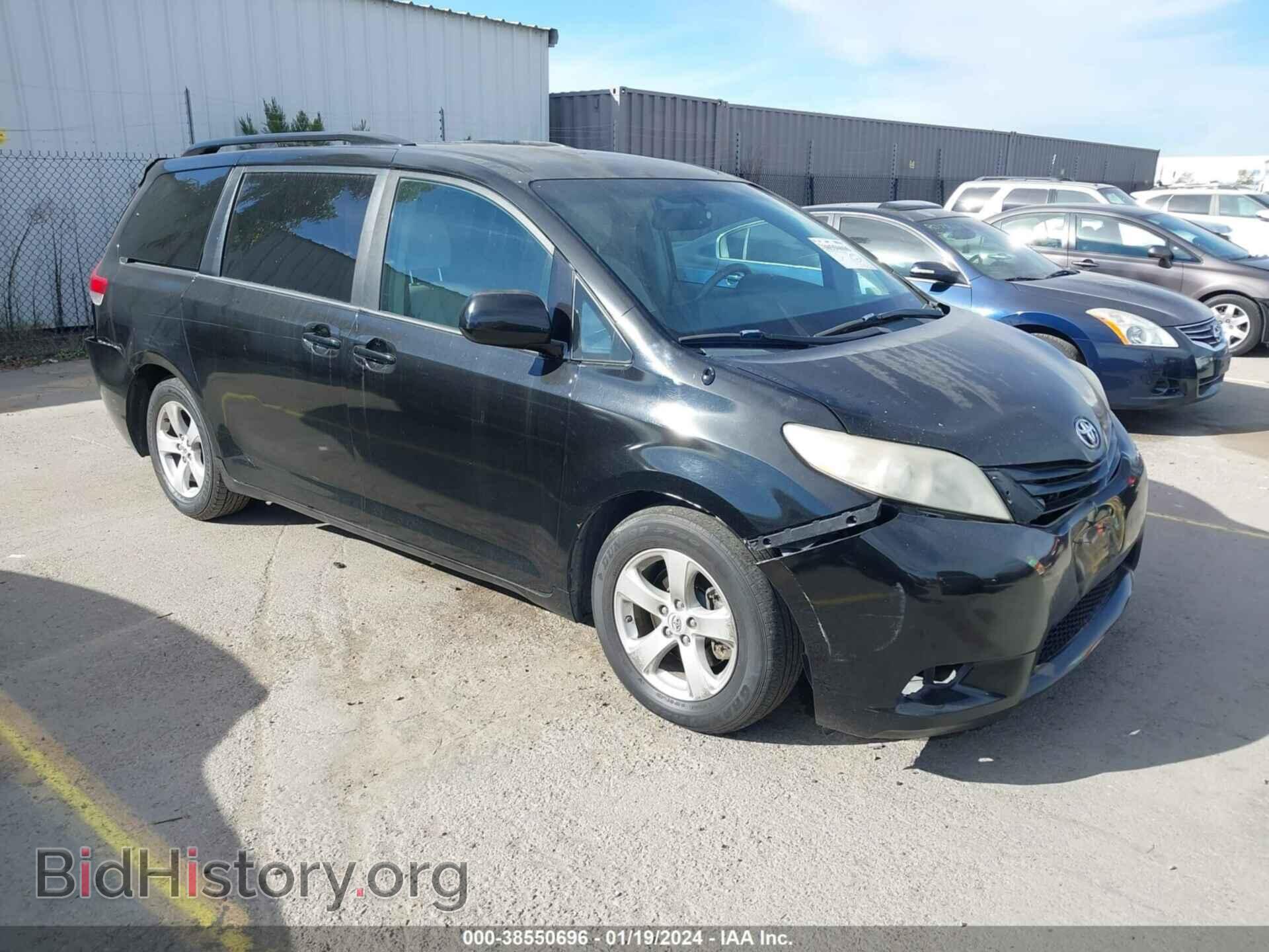 Photo 5TDKK3DC8DS375565 - TOYOTA SIENNA 2013