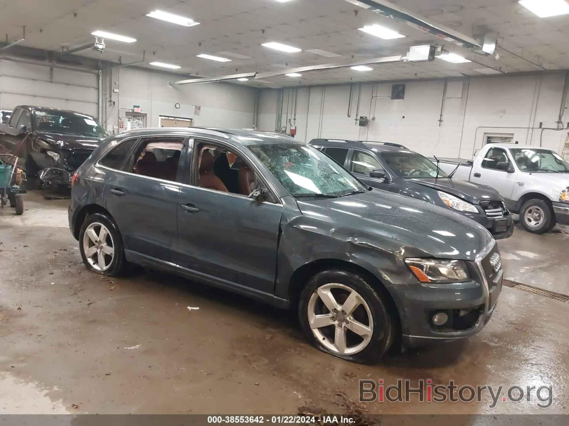 Фотография WA1LFAFP5BA031211 - AUDI Q5 2011