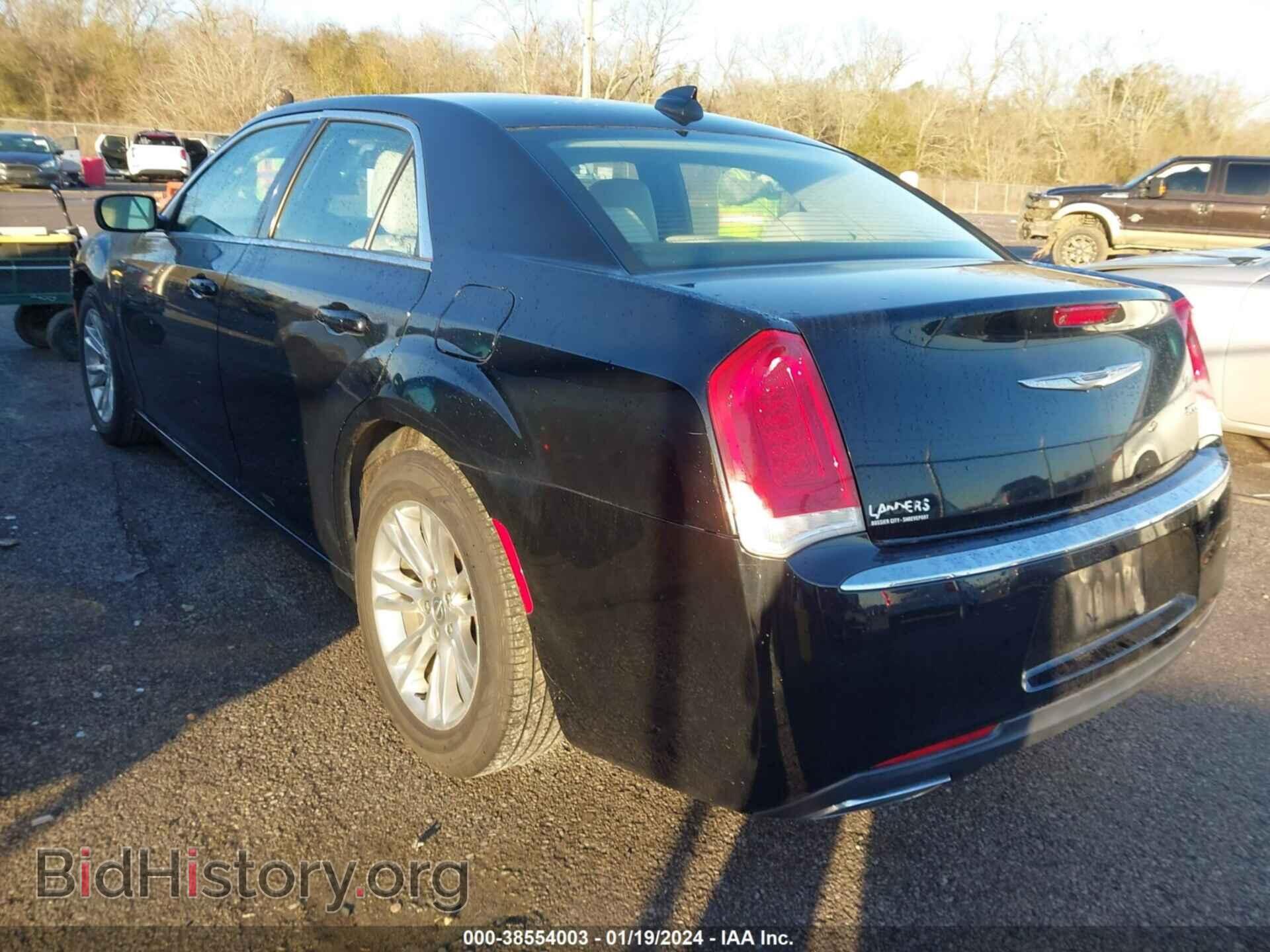 2017 CHRYSLER 300 - VIN: 2C3CCAAG8HH557904 - Фото 3