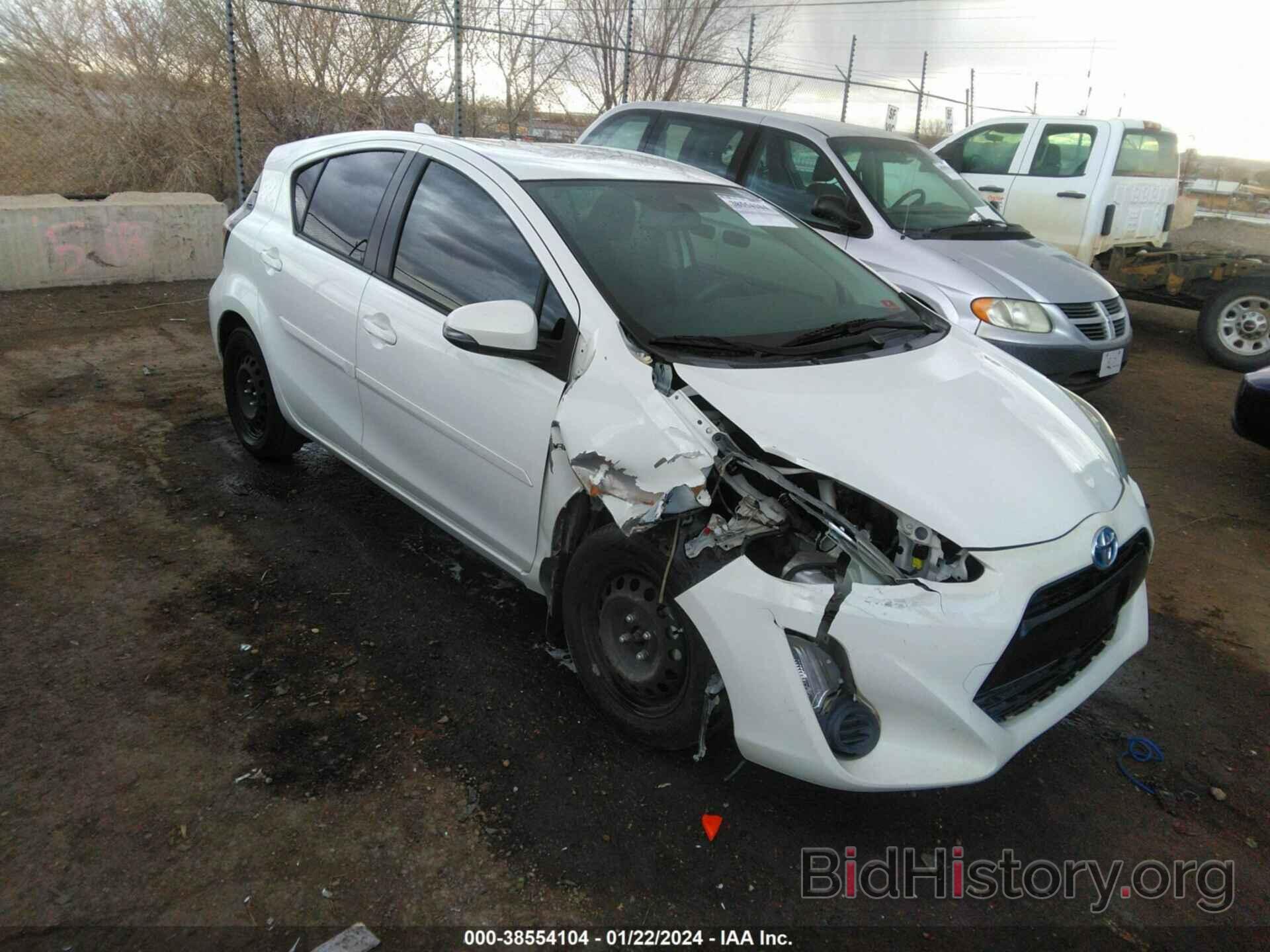 Фотография JTDKDTB39F1110991 - TOYOTA PRIUS C 2015