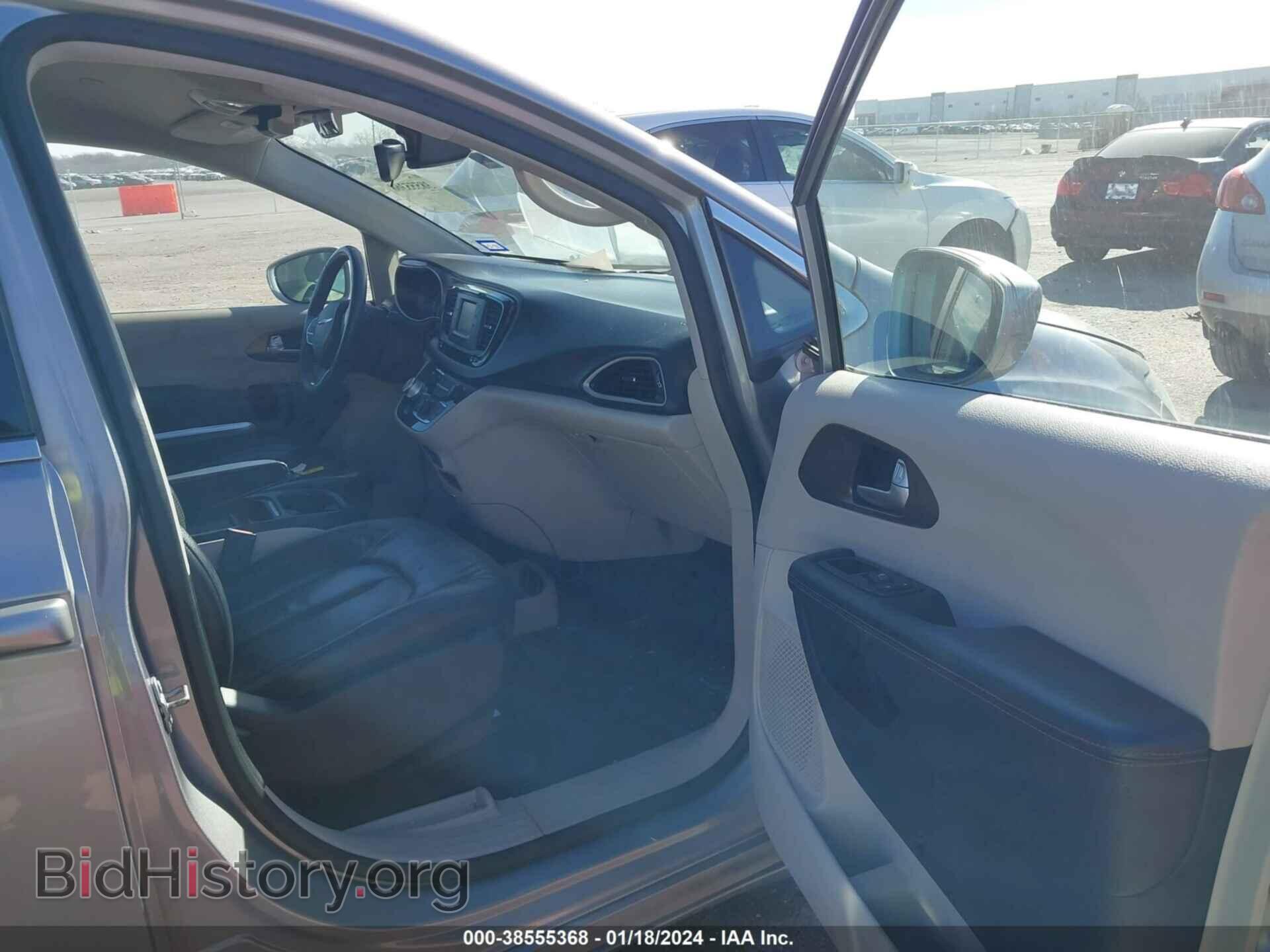2017 CHRYSLER PACIFICA - VIN: 2C4RC1BG0HR642654 - Photo 5