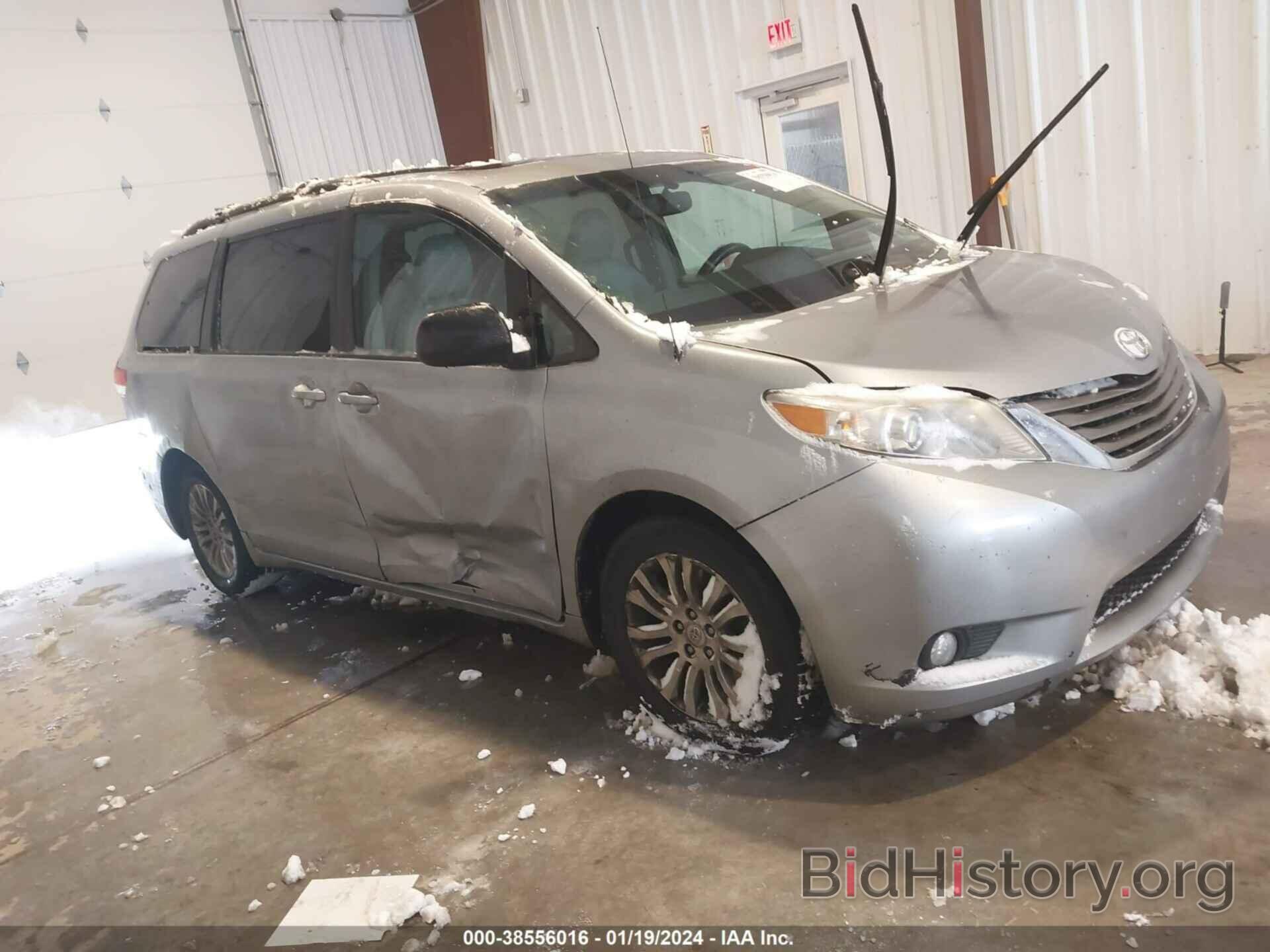 Фотография 5TDYK3DCXBS079826 - TOYOTA SIENNA 2011