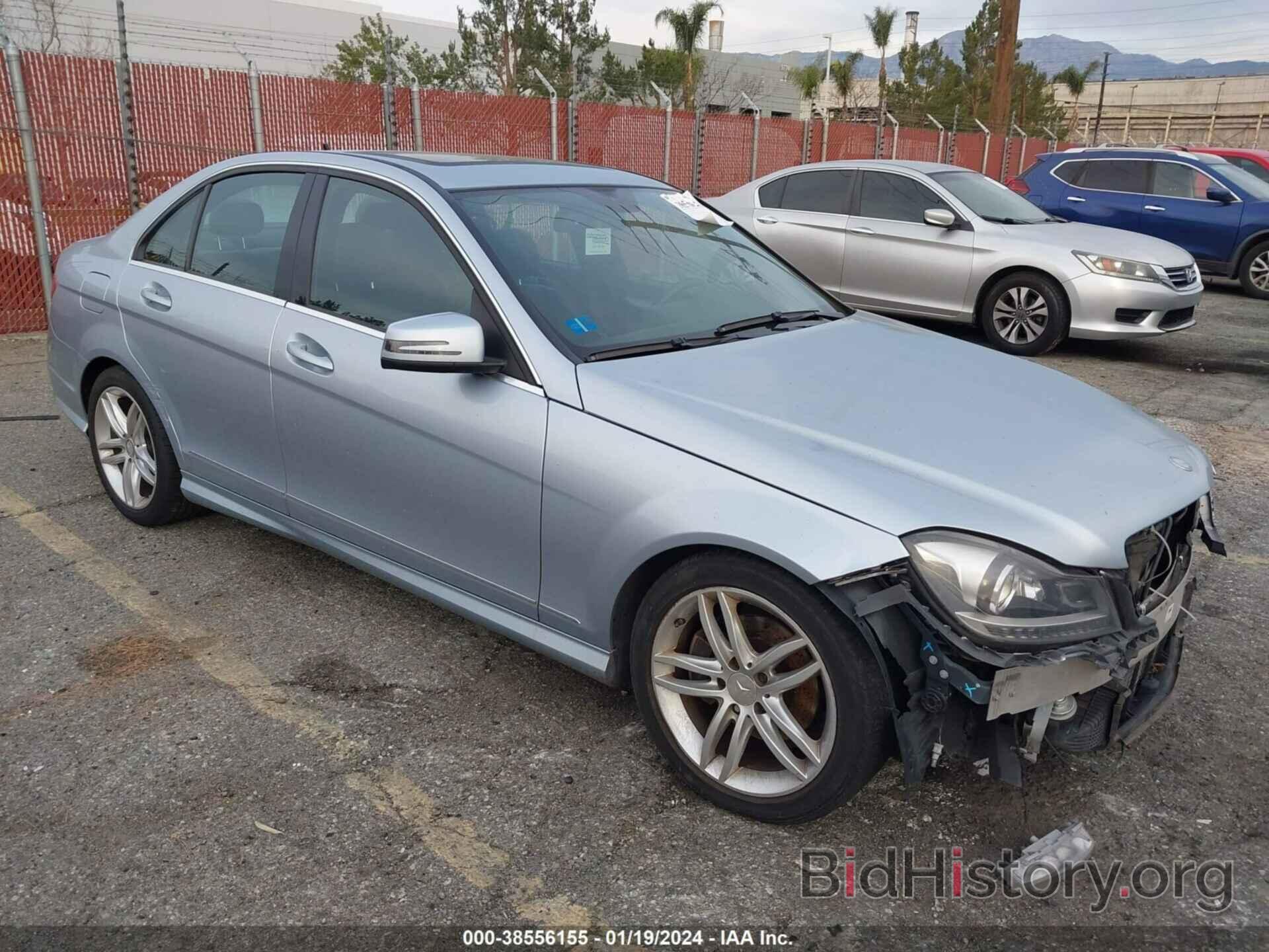 Photo WDDGF4HB4DA813549 - MERCEDES-BENZ C 250 2013