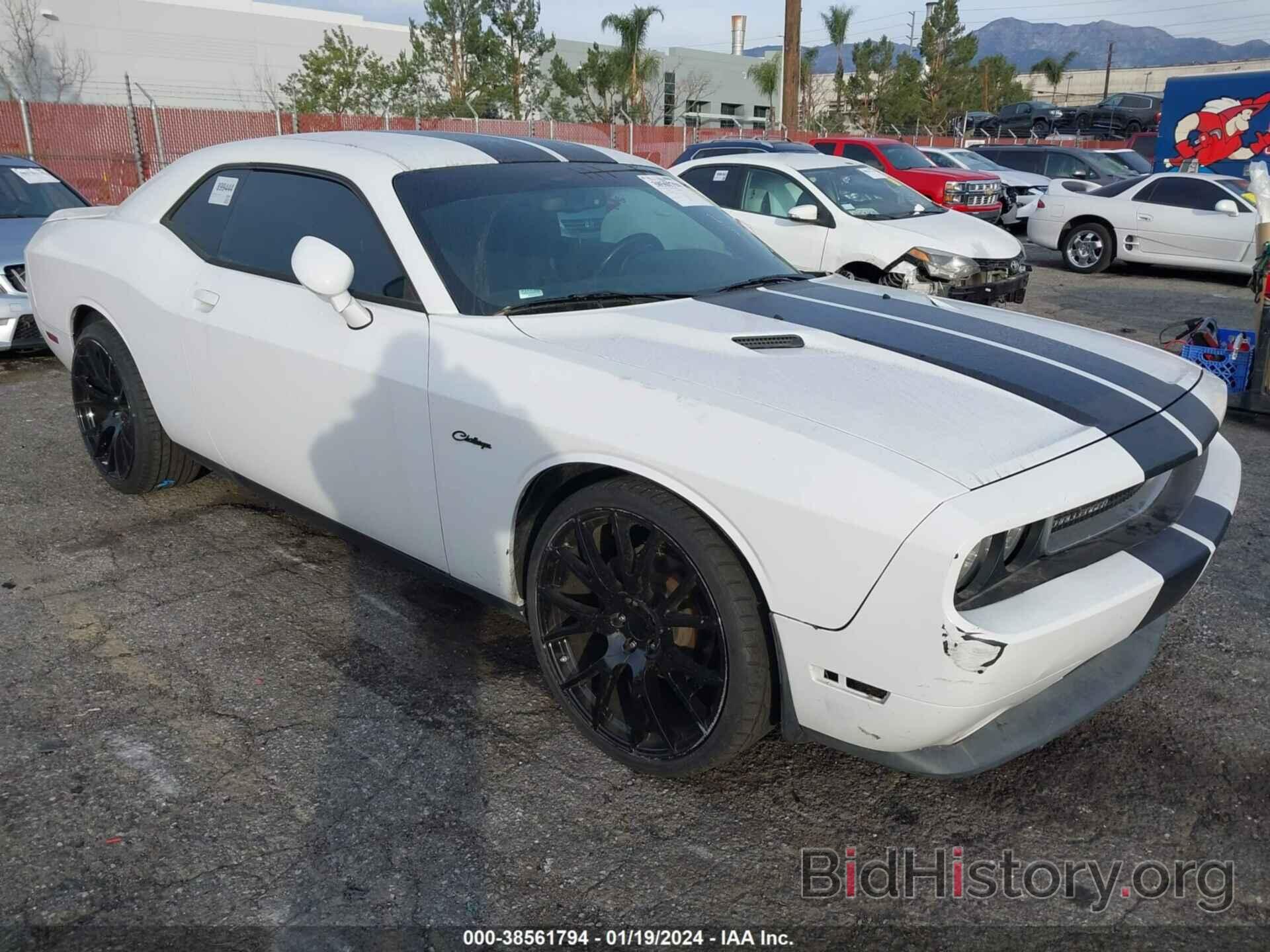 Photo 2C3CDYAGXDH579001 - DODGE CHALLENGER 2013