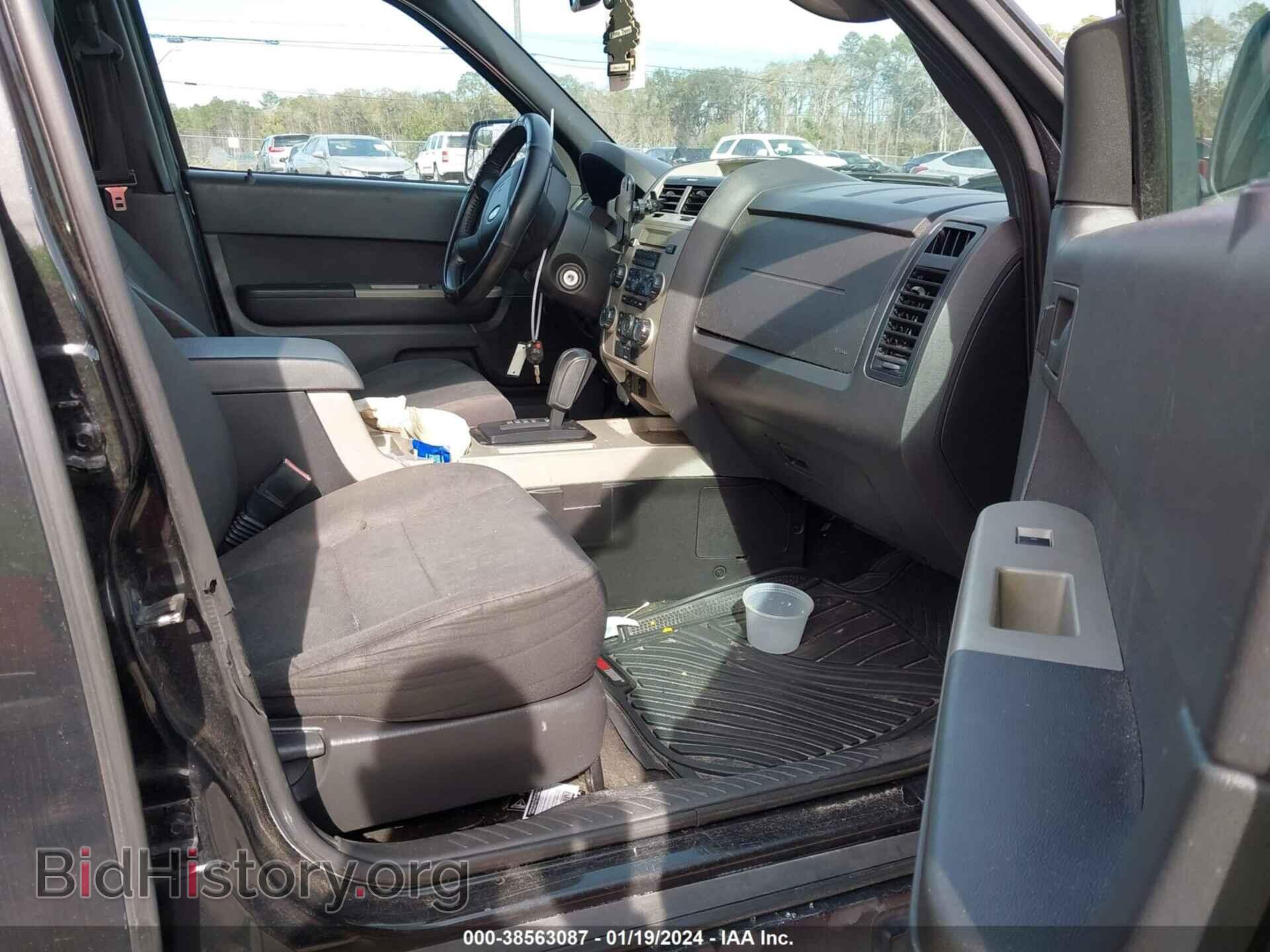 2011 FORD ESCAPE - VIN: 1FMCU0D70BKB35068 - Фото 5