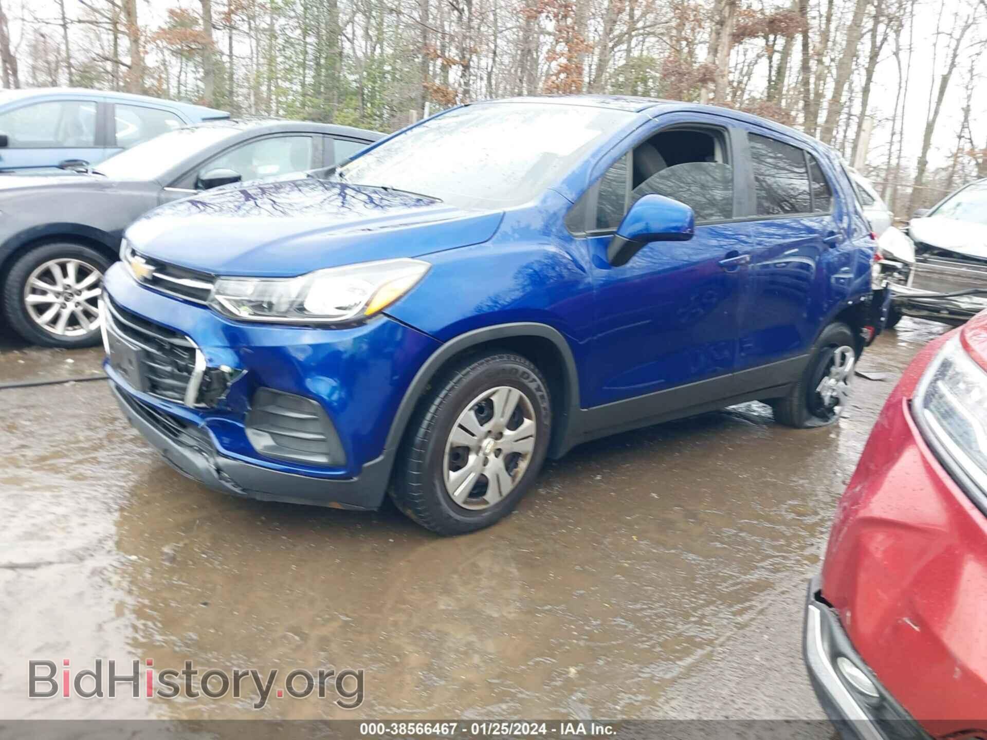 2017 CHEVROLET TRAX - VIN: 3GNCJKSB2HL201392 - Фото 2