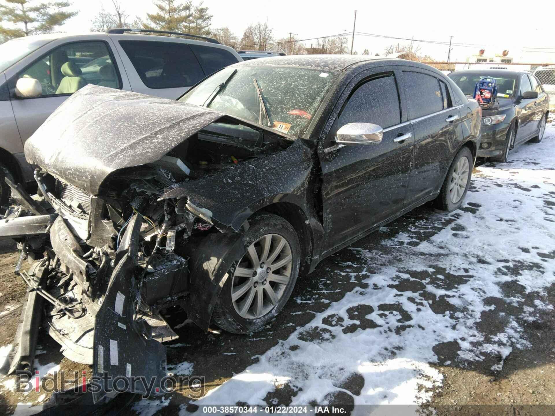 2013 CHRYSLER 200 - VIN: 1C3CCBCG5DN718925 - Фото 2