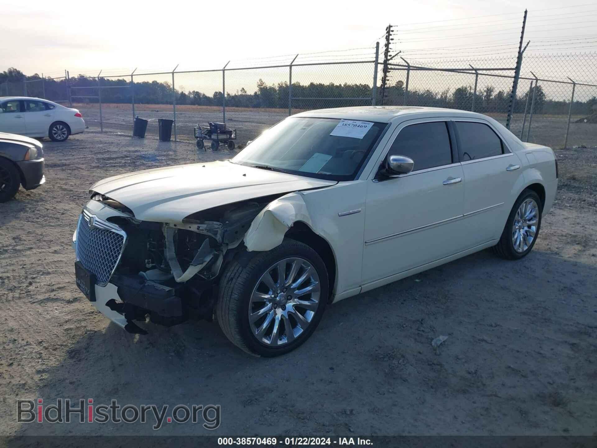 2009 CHRYSLER 300C - VIN: 2C3LA63T49H582913 - Фото 2